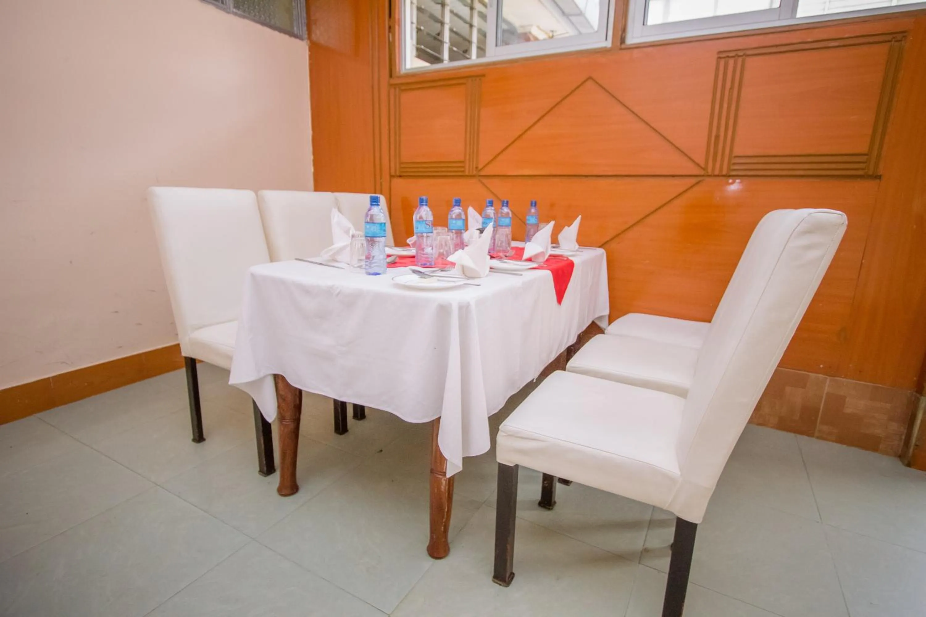 Banquet/Function facilities in Sunshine Hotel Tengecha