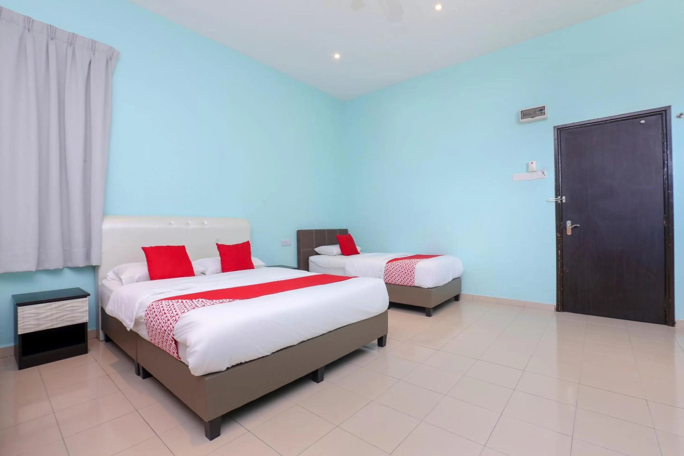 Bedroom, Bed in Hotel O Come Inn Premium