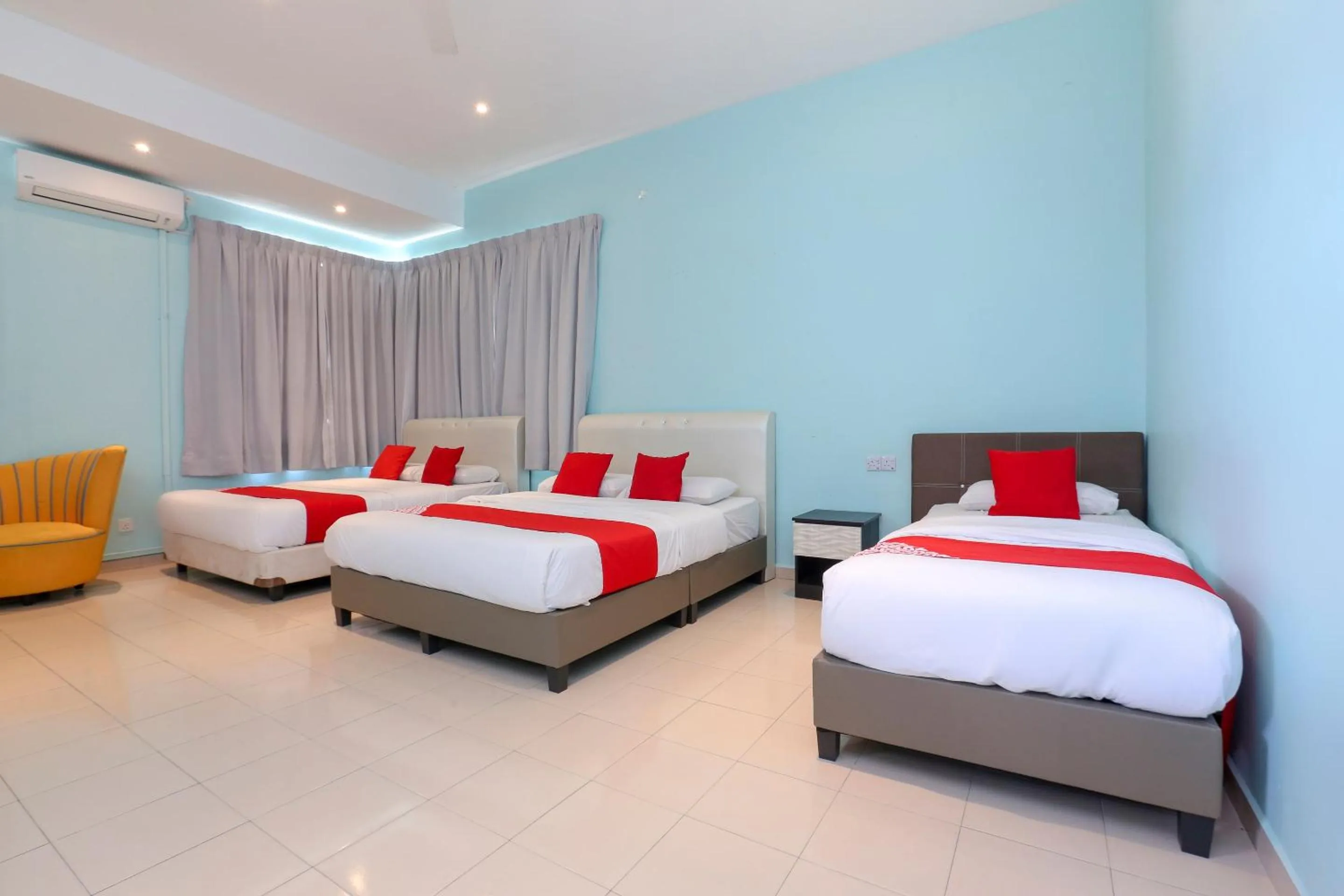 Bedroom, Bed in Hotel O Come Inn Premium