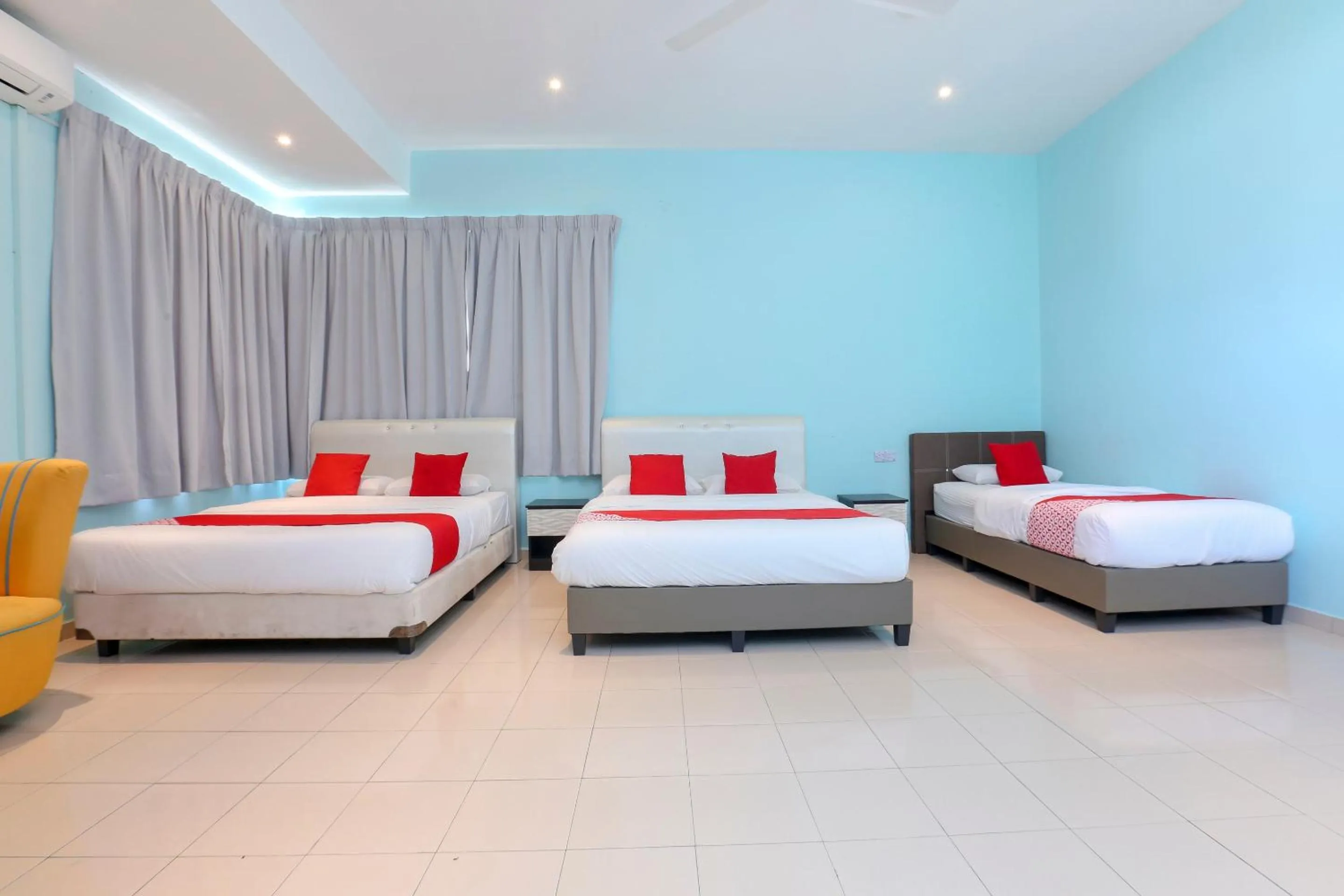 Bedroom, Bed in Hotel O Come Inn Premium