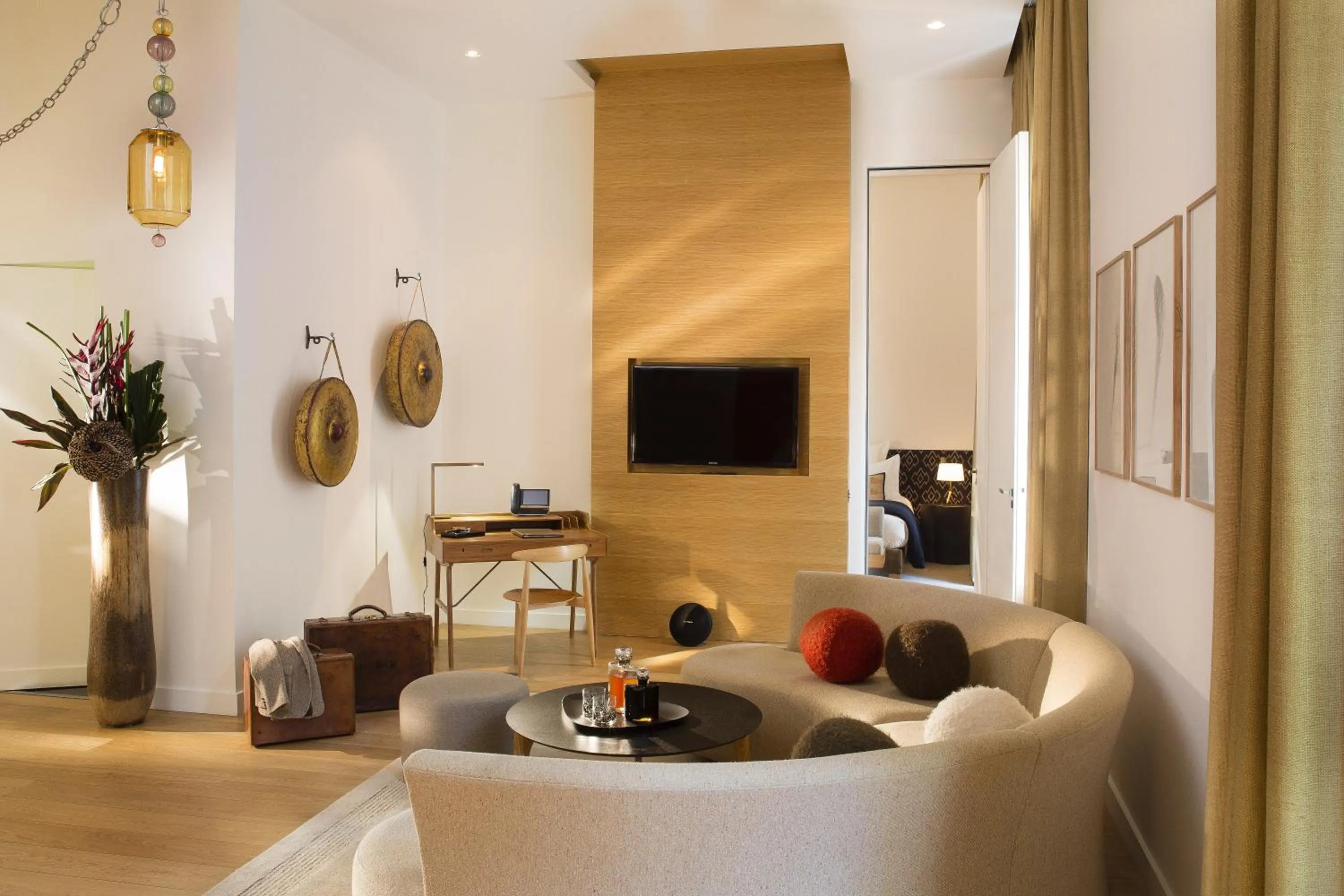 Seating area in Hotel Marignan Champs-Elysées