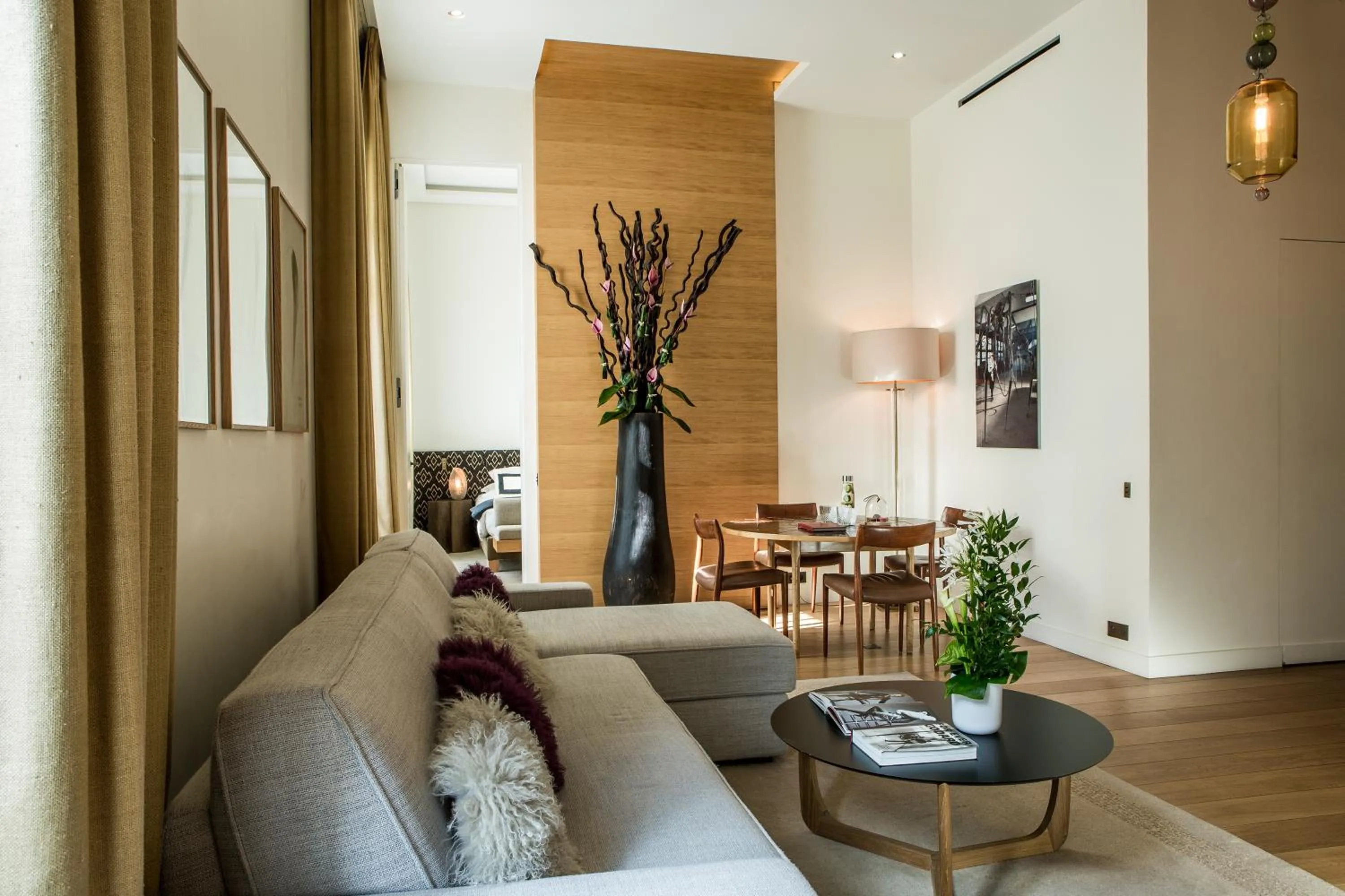 Living room in Hotel Marignan Champs-Elysées