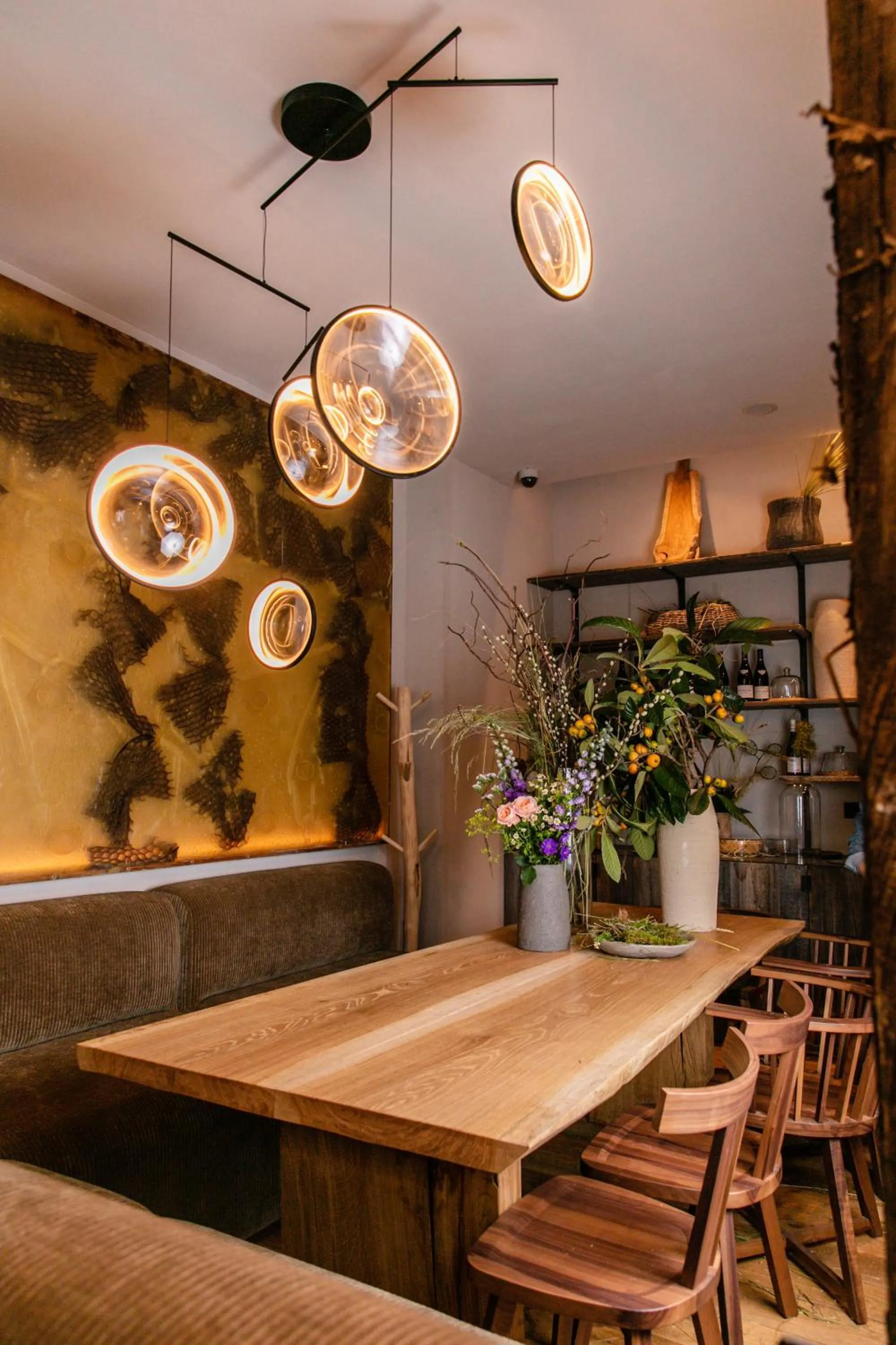 Restaurant/places to eat in Hotel Marignan Champs-Elysées