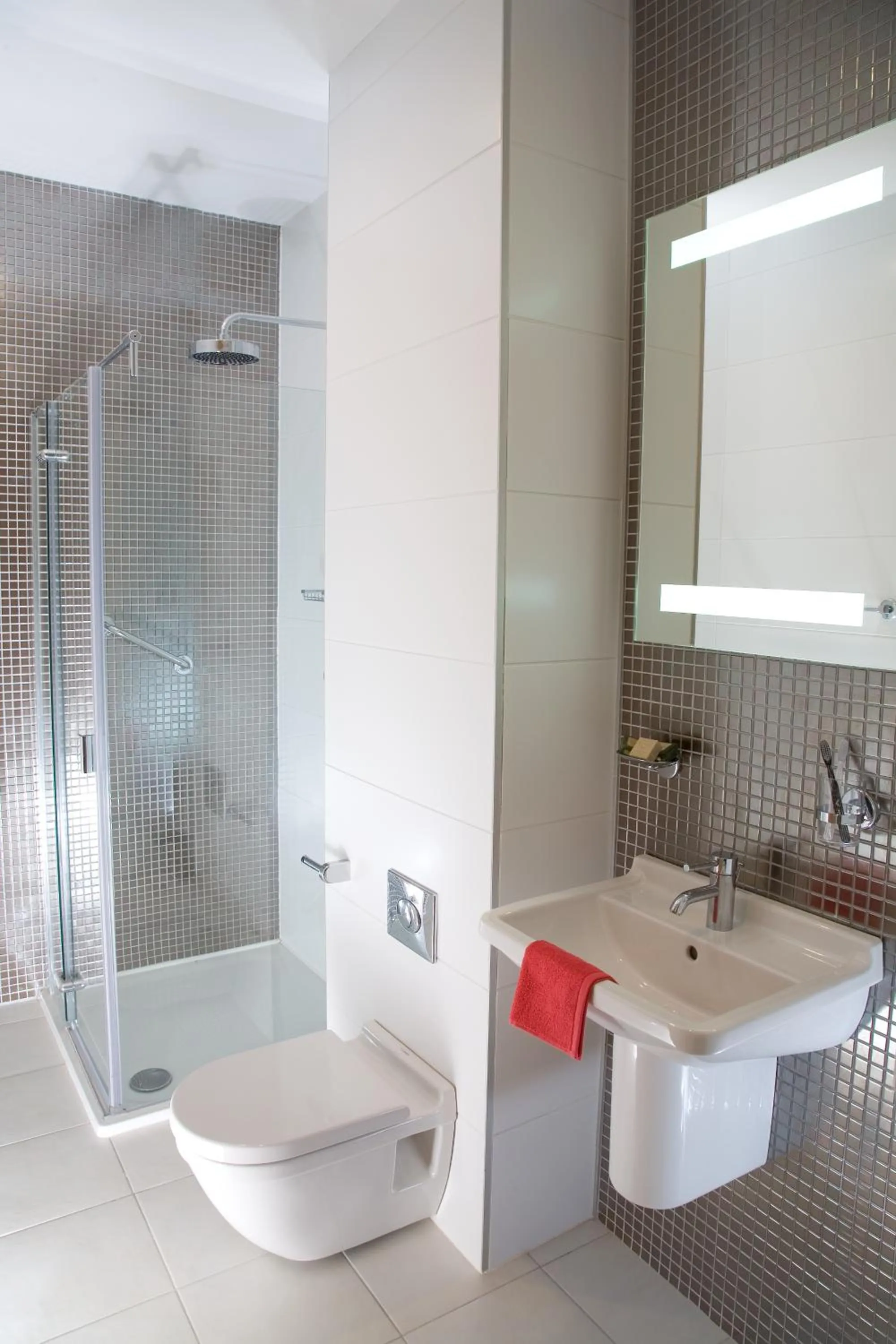 Shower in Waterford Castle Hotel Lodges