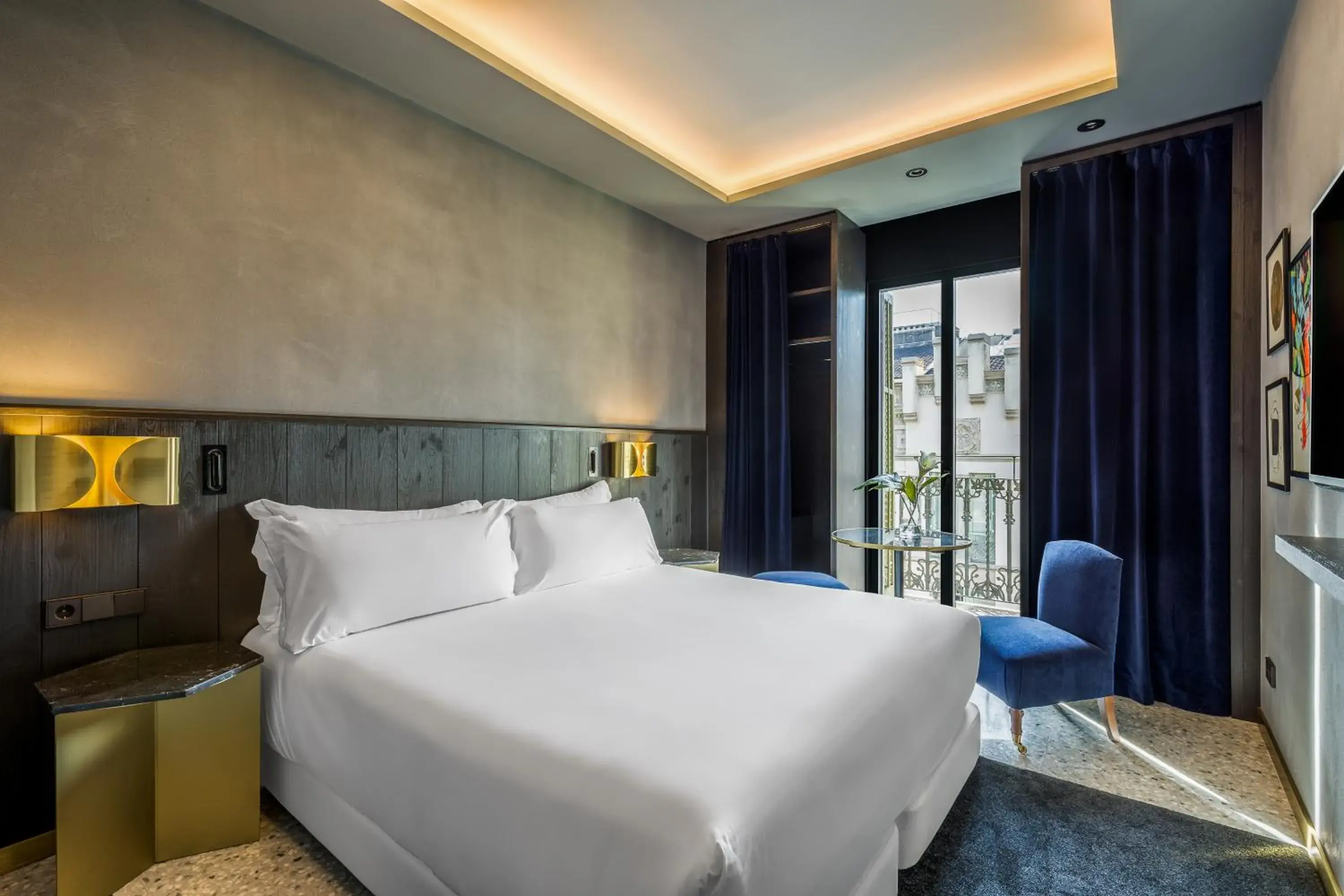 Standard Double Room with Balcony in Room Mate Collection Gerard, Barcelona Standard Double Room with Balcony in Room Mate Collection Gerard, Barcelona