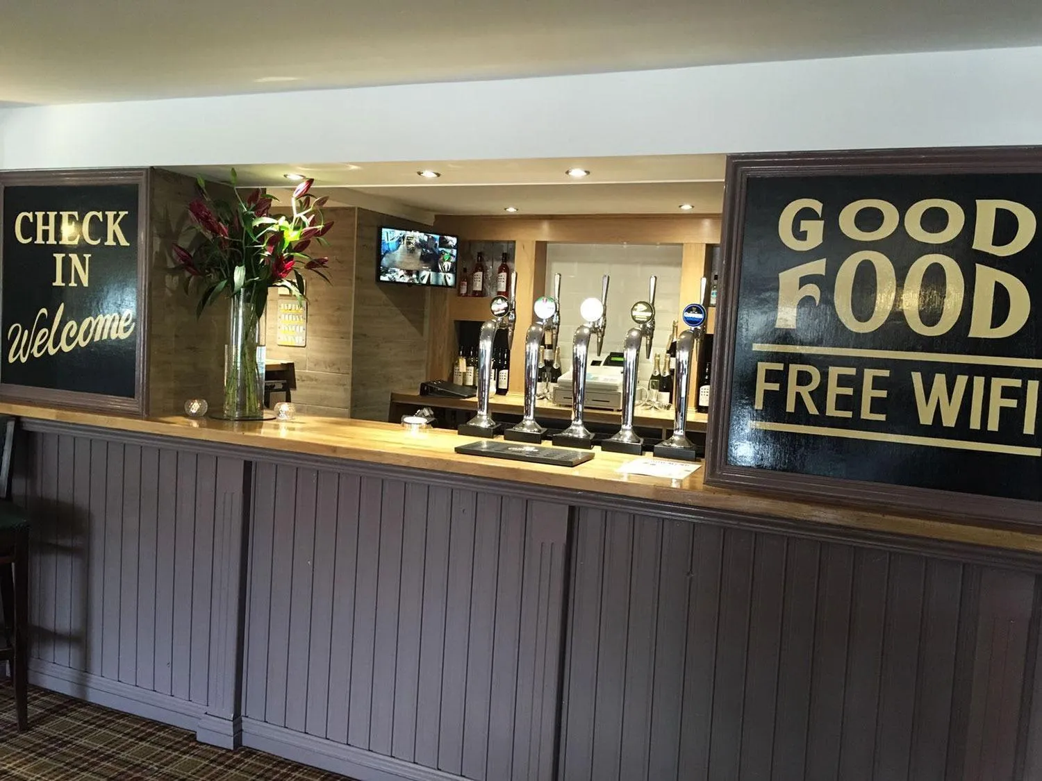 Lounge or bar in The Fazeley Inn