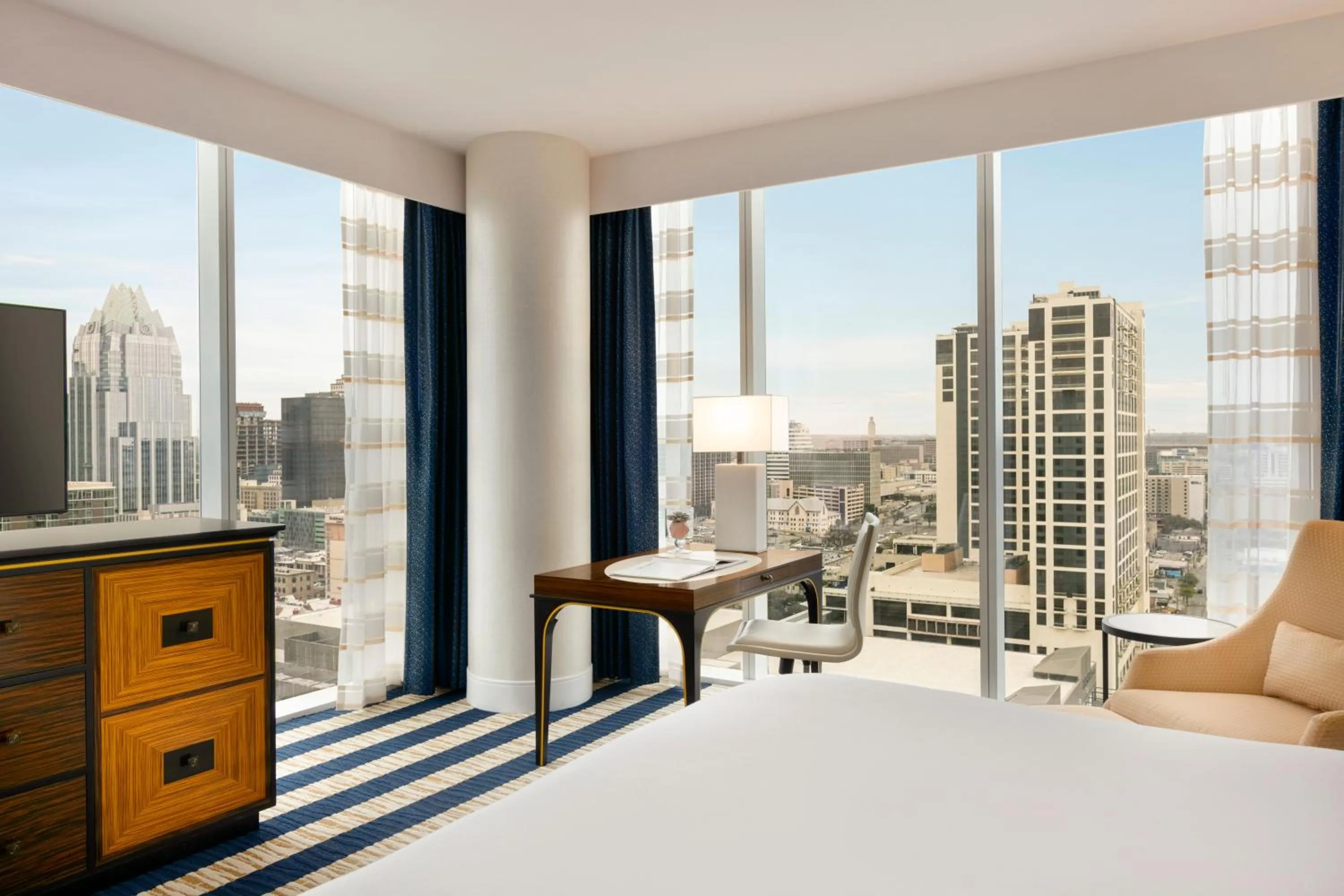 View (from property/room), Bed in Fairmont Austin