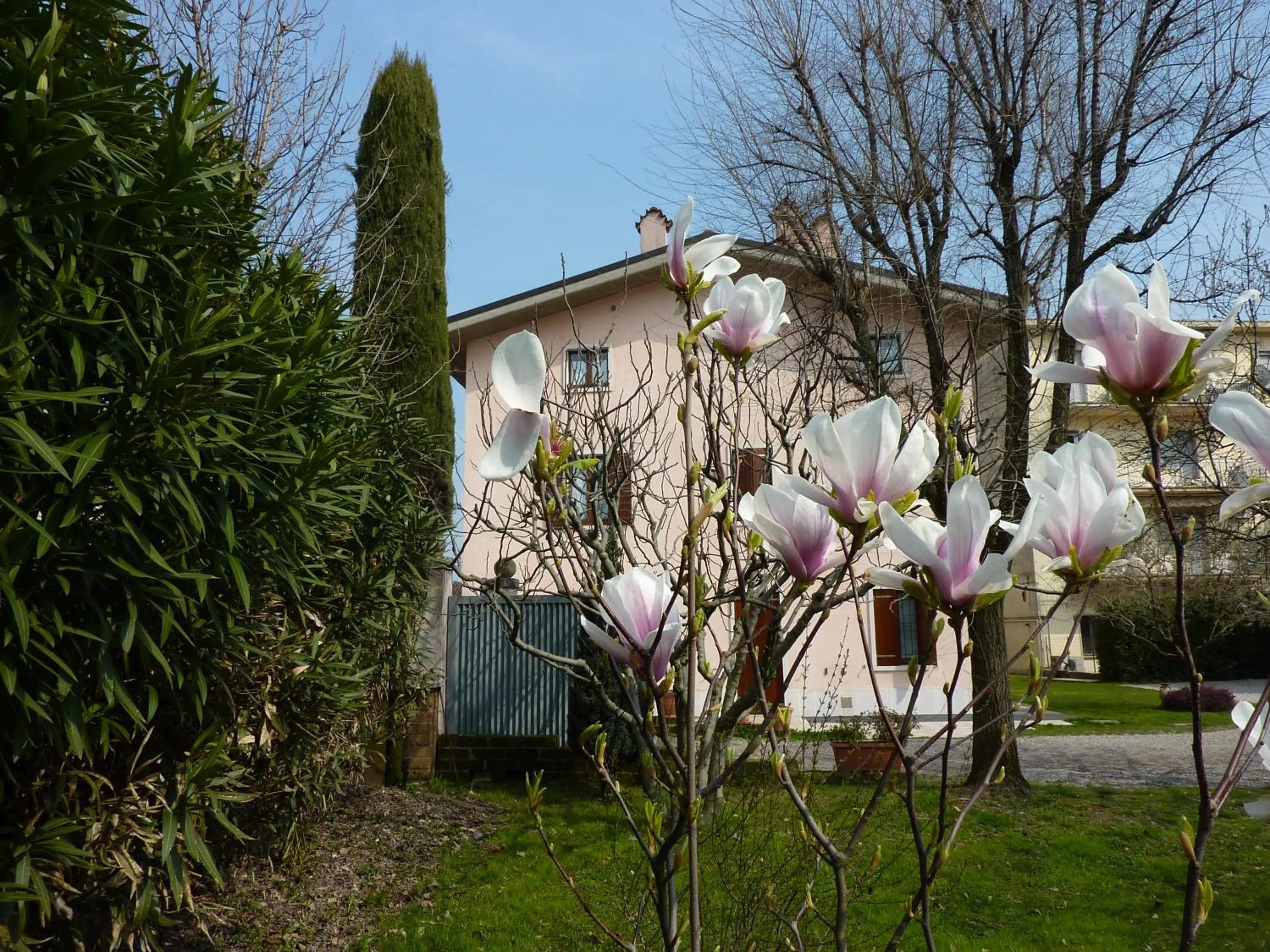 Facade/entrance in B&B La Tamerice
