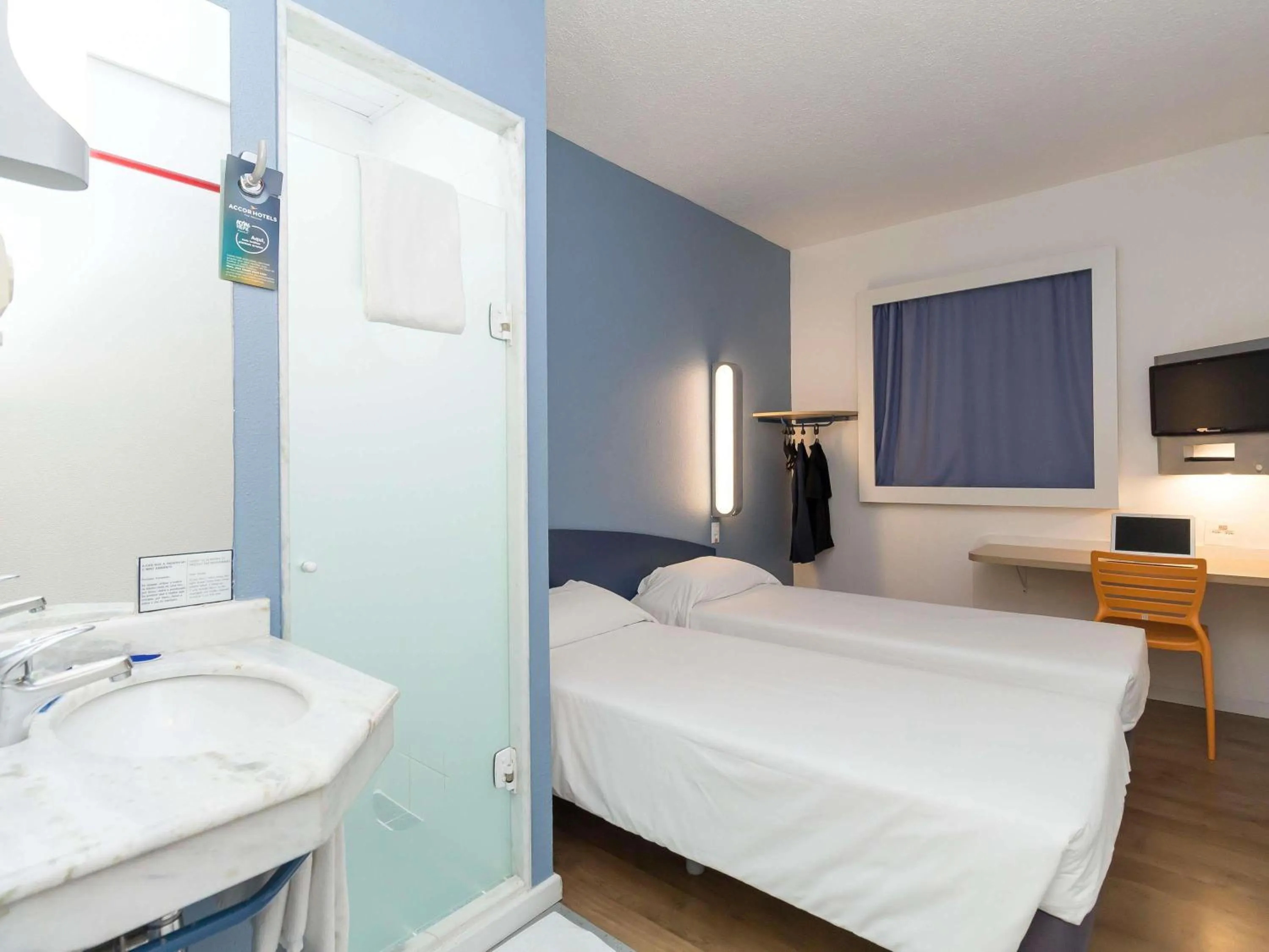 Bedroom, Bed in ibis budget Curitiba Centro