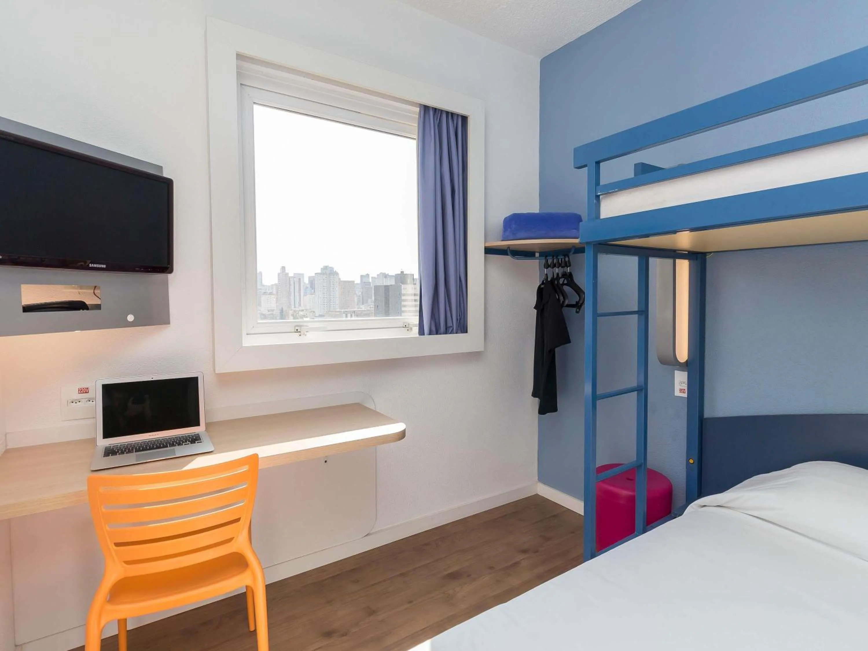 Bedroom, Bed in ibis budget Curitiba Centro