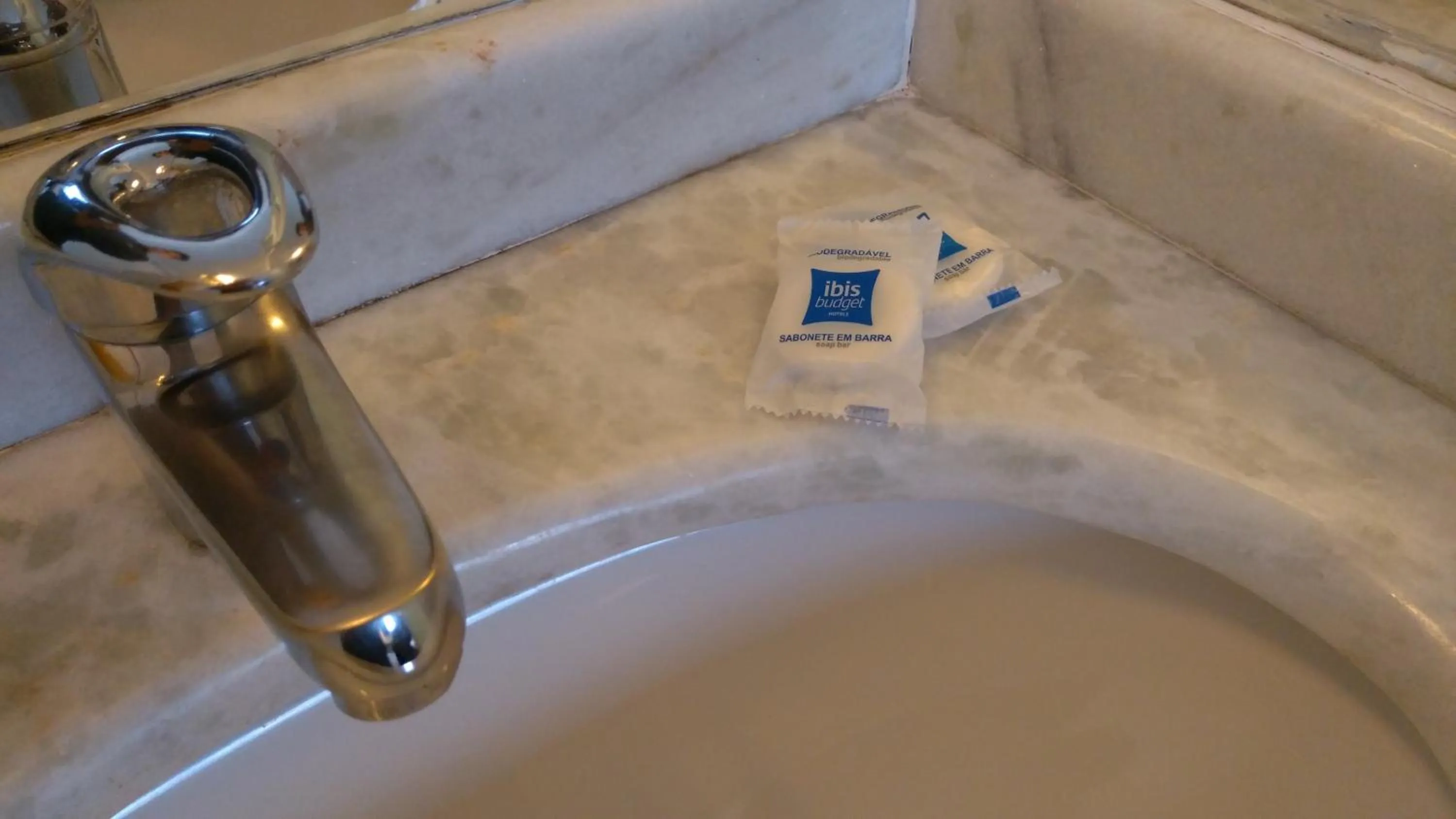 Bathroom in ibis budget Curitiba Centro