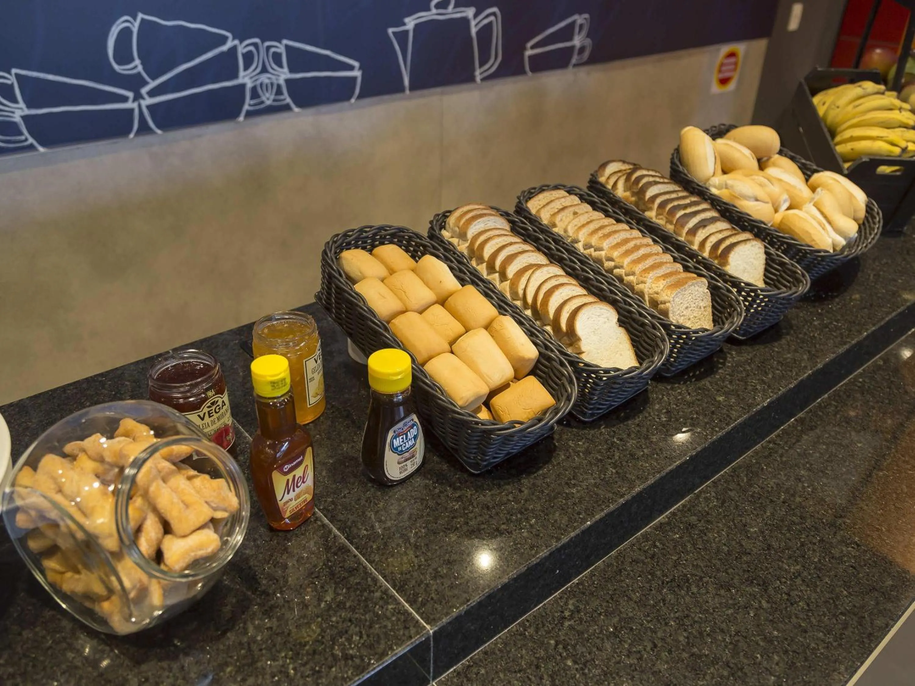 Breakfast in ibis budget Blumenau