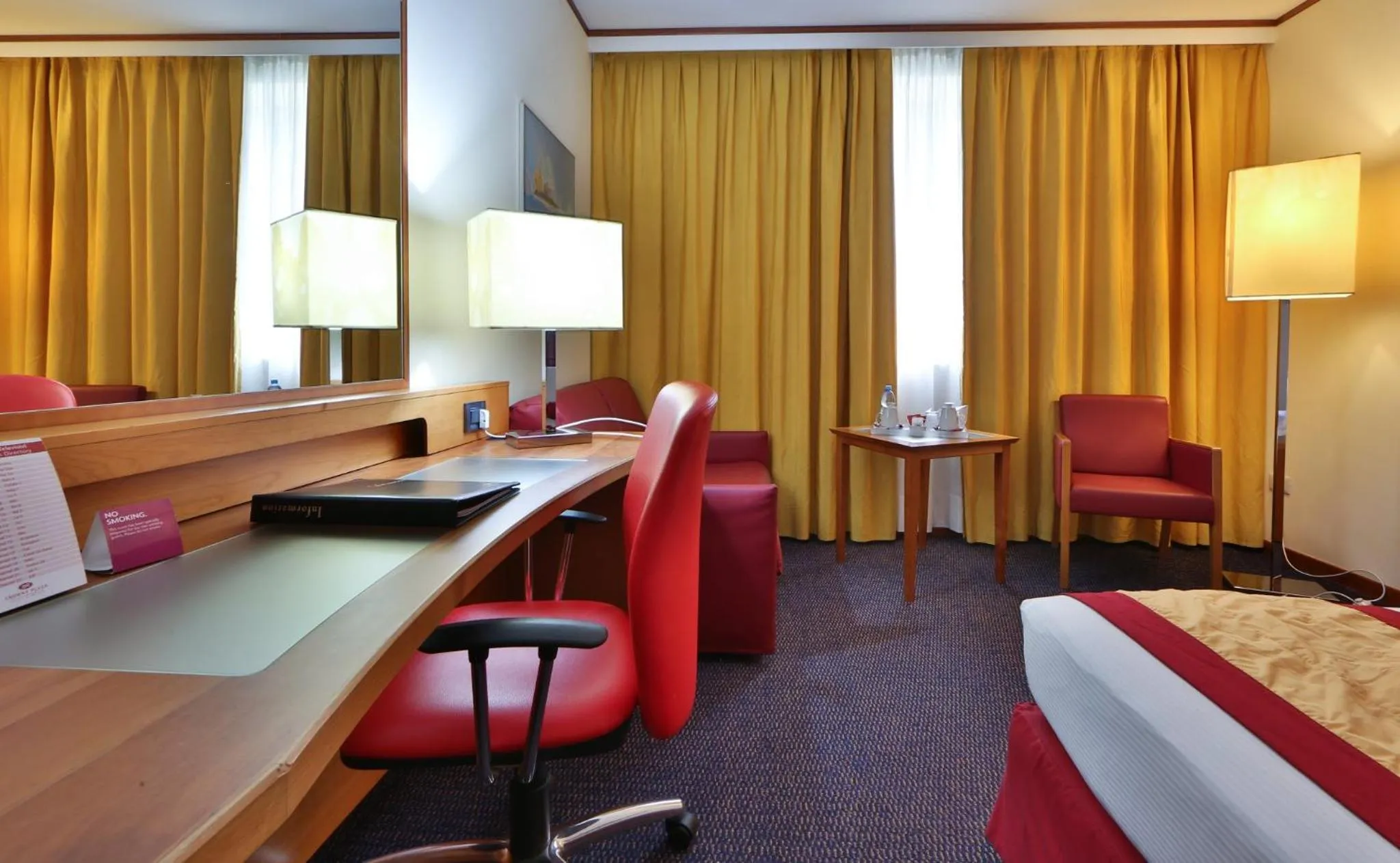 Photo of the whole room, Bed in Crowne Plaza Venice East by IHG