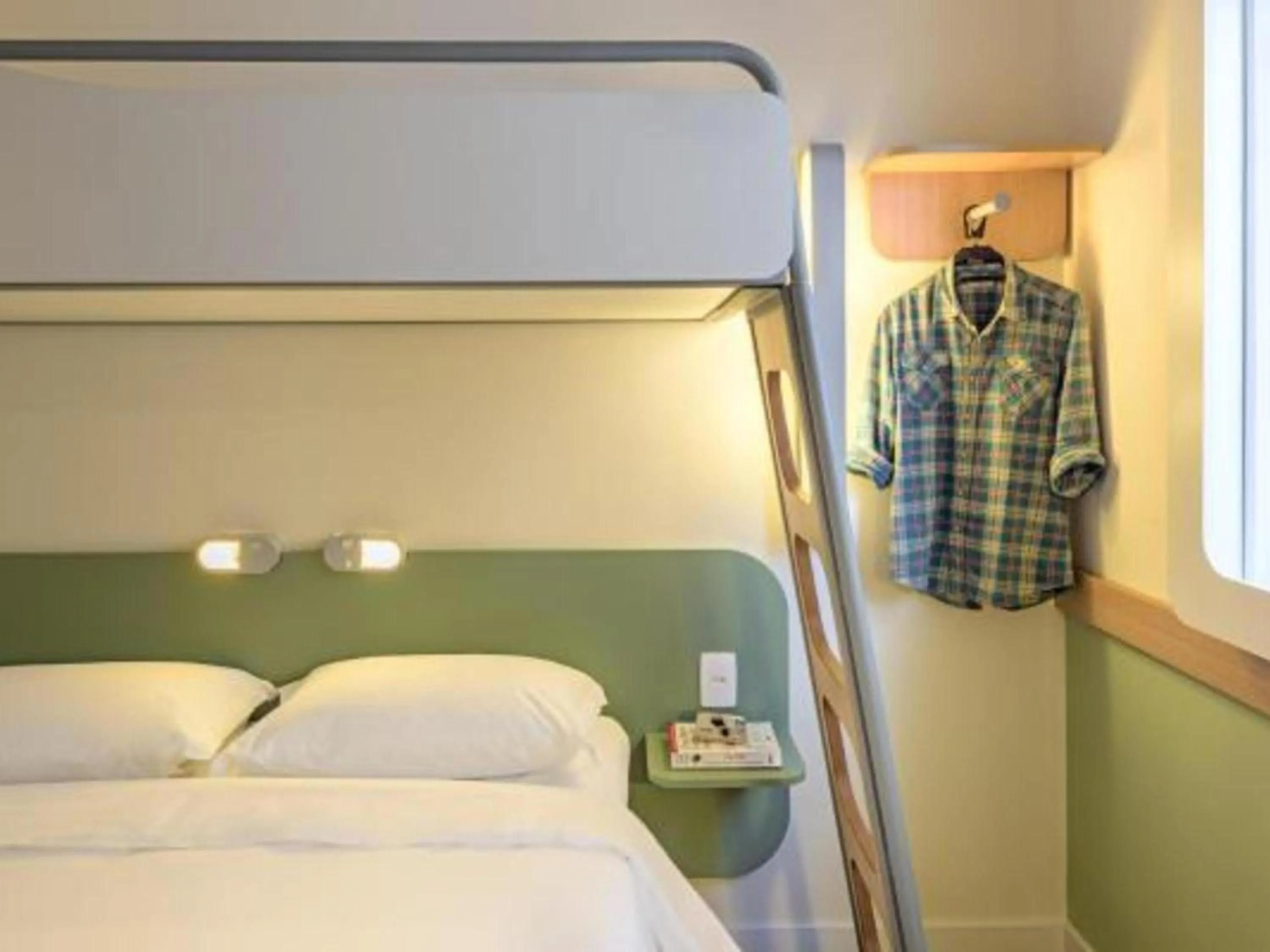 Bedroom, Bed in ibis budget Curitiba Aeroporto