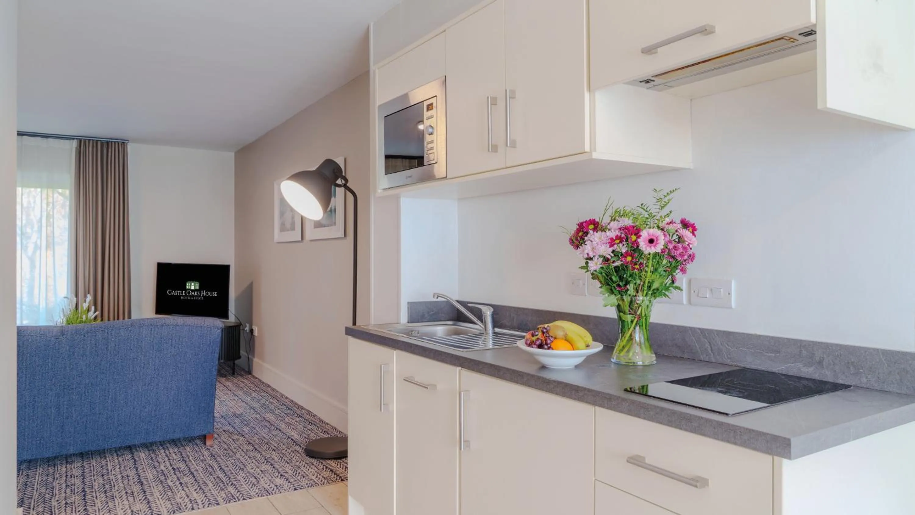 Castle Oaks House Hotel