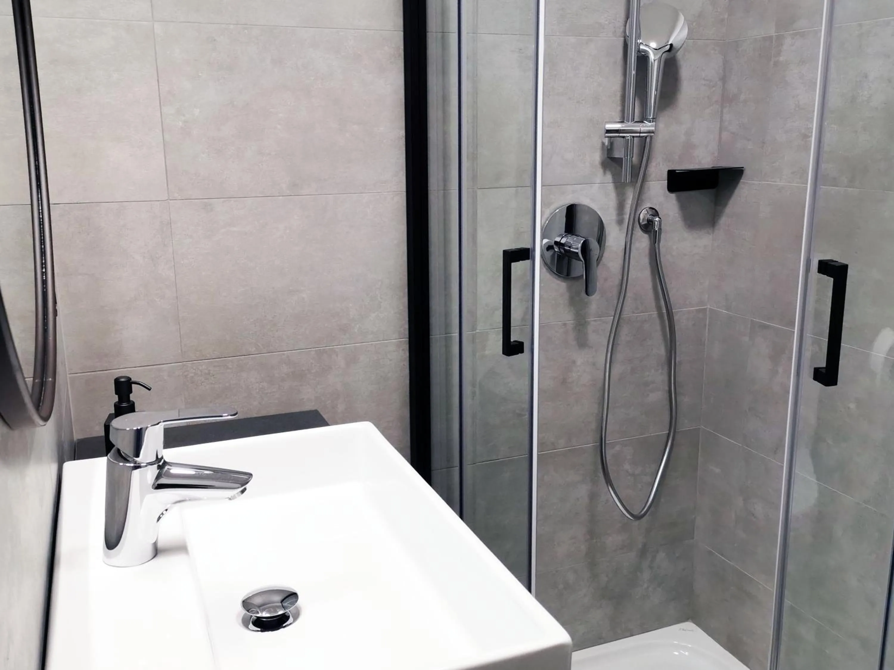 Shower in Villa Paola B&B
