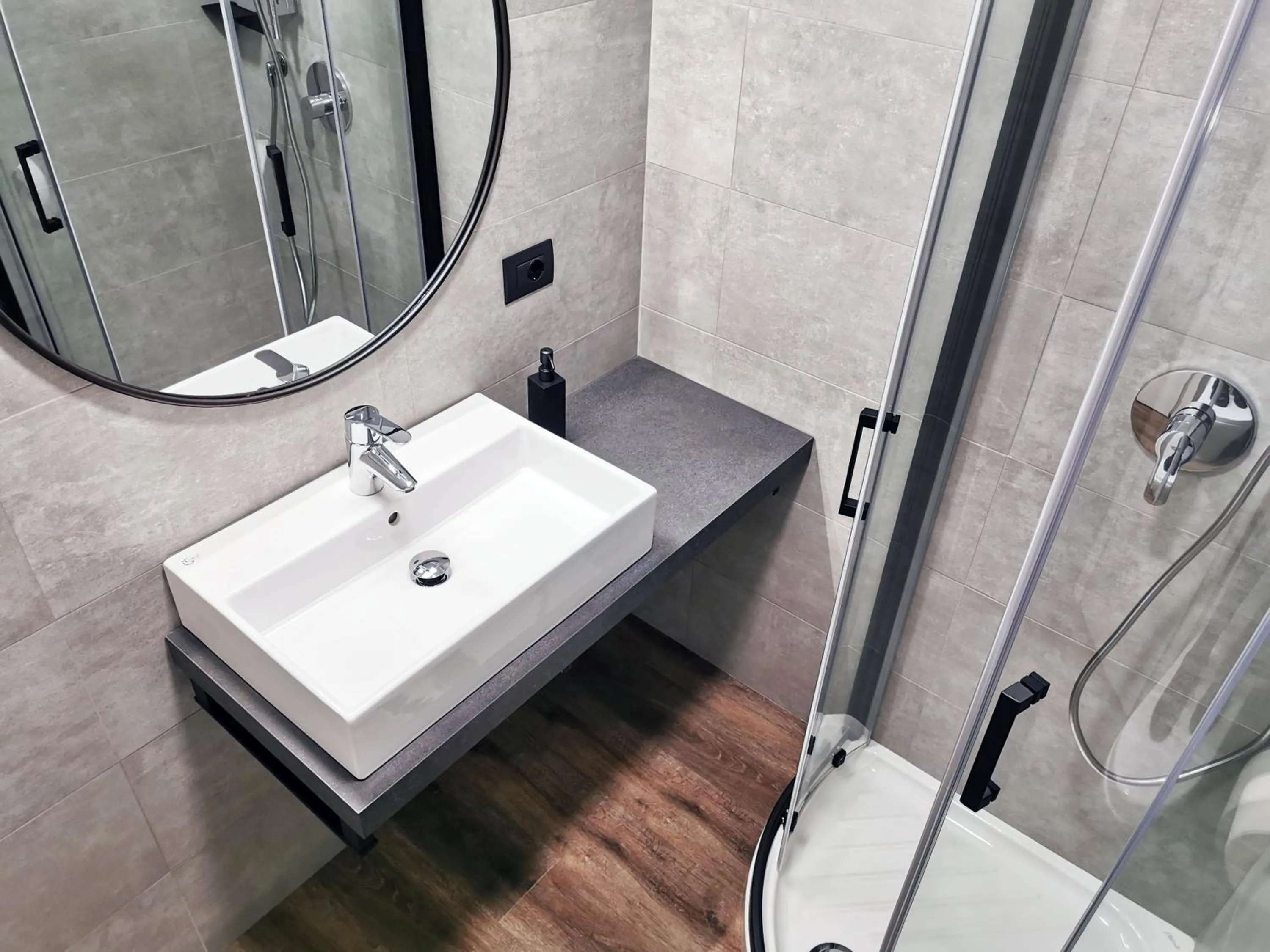 Shower in Villa Paola B&B