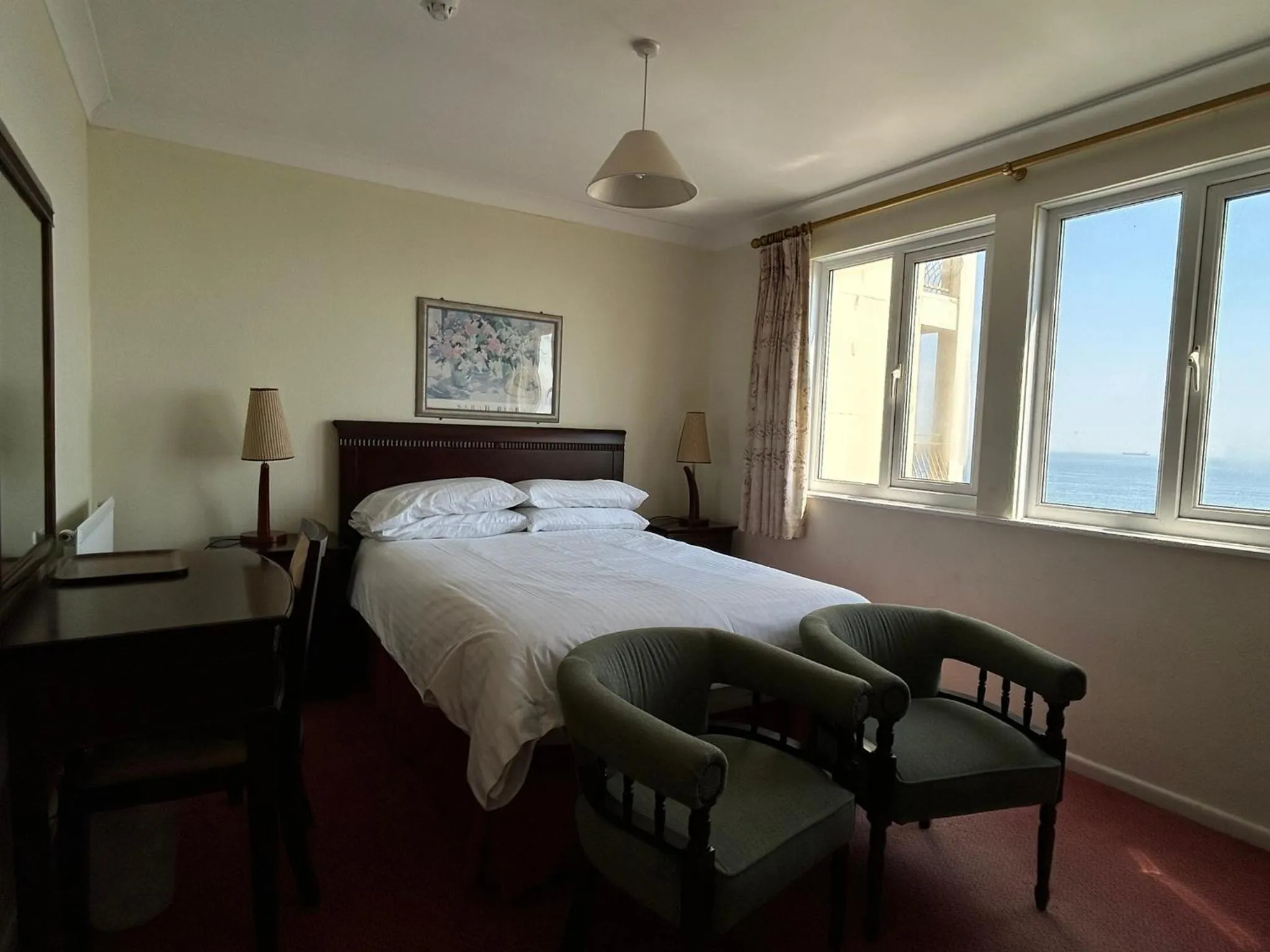Bed in Regent Court - Seafront, Sandown, Isle of Wight