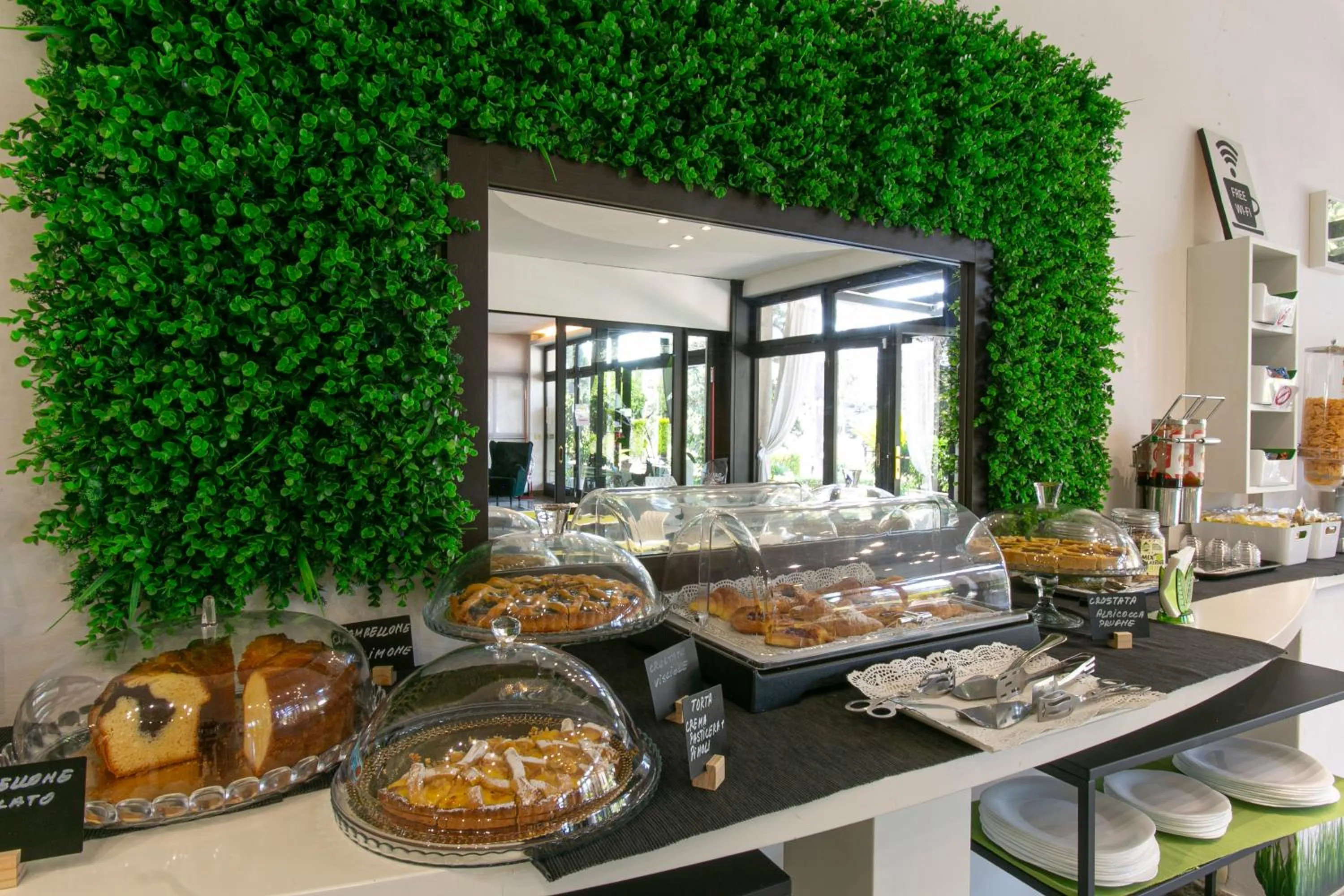 Breakfast in Hotel Boomerang