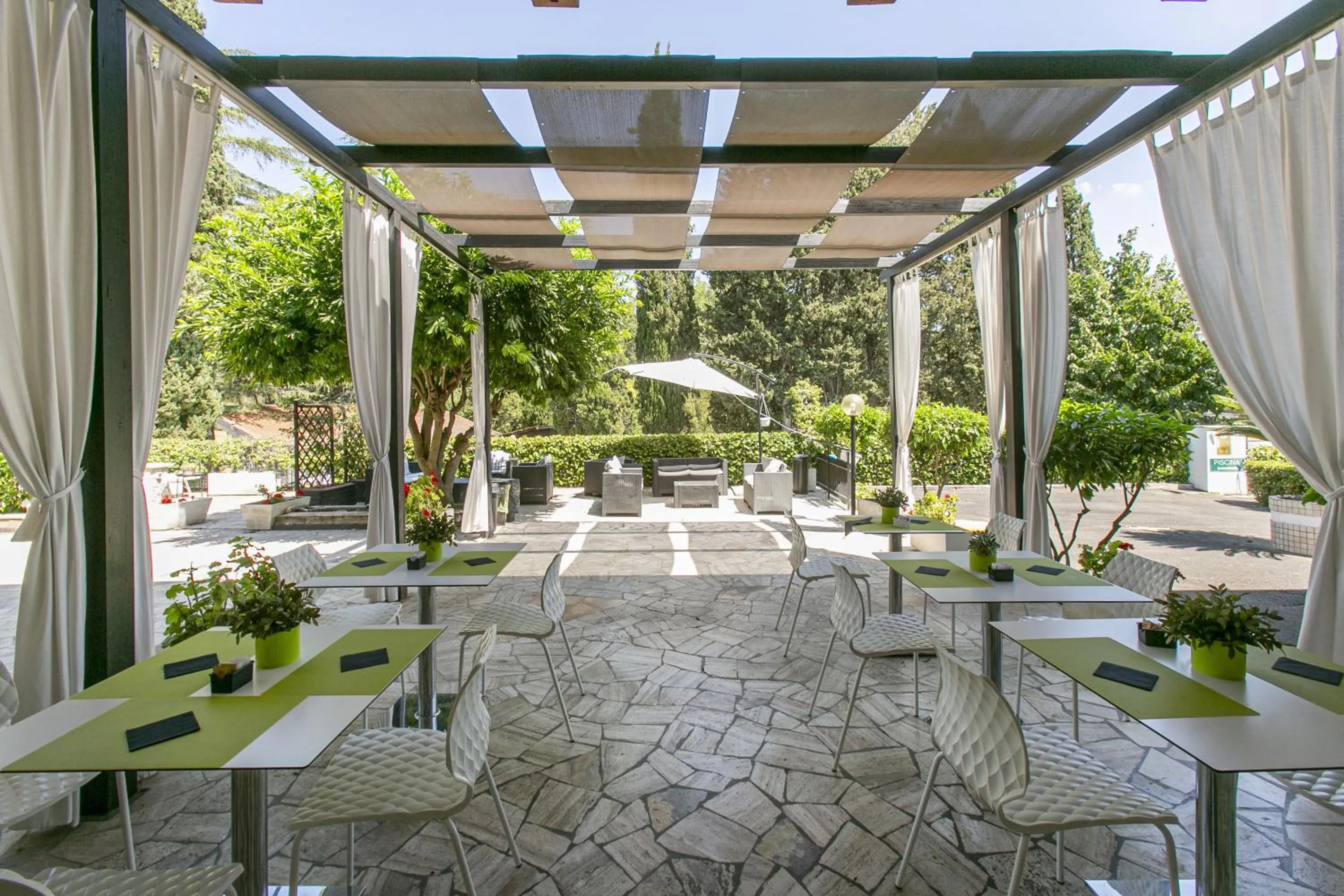 Patio in Hotel Boomerang