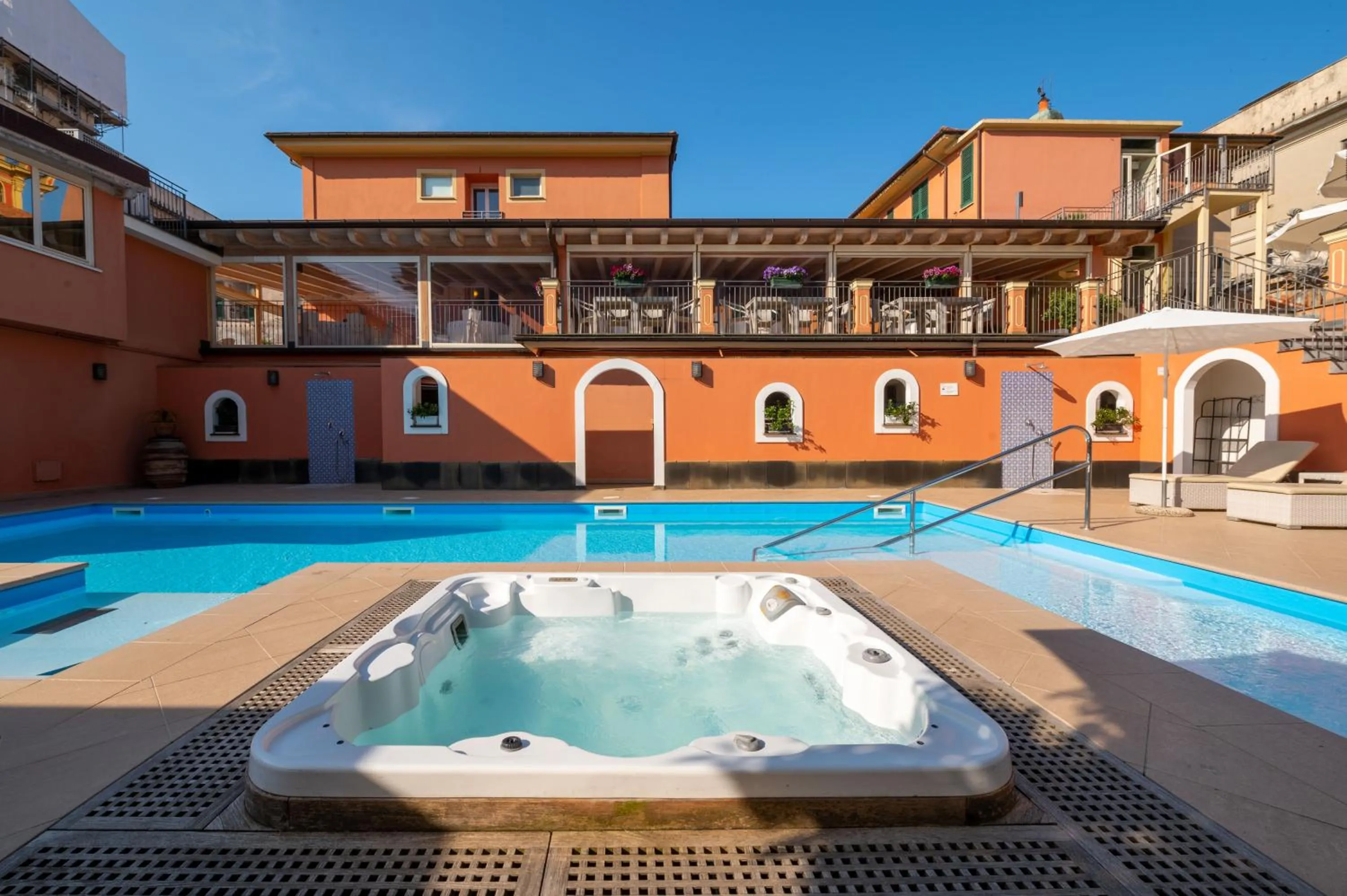 Swimming pool in Hotel Monte Rosa