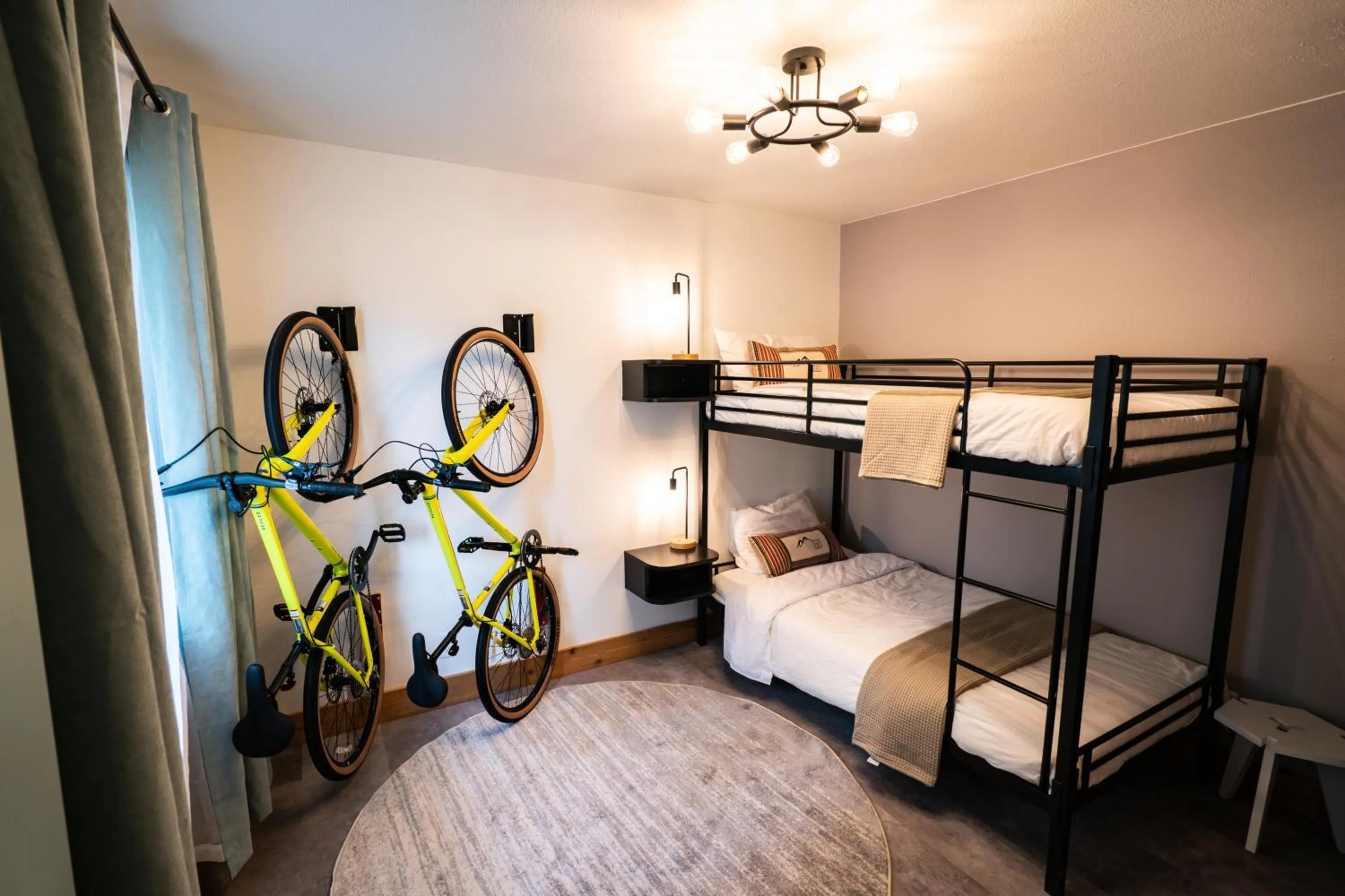 Bed in Summit View Inn