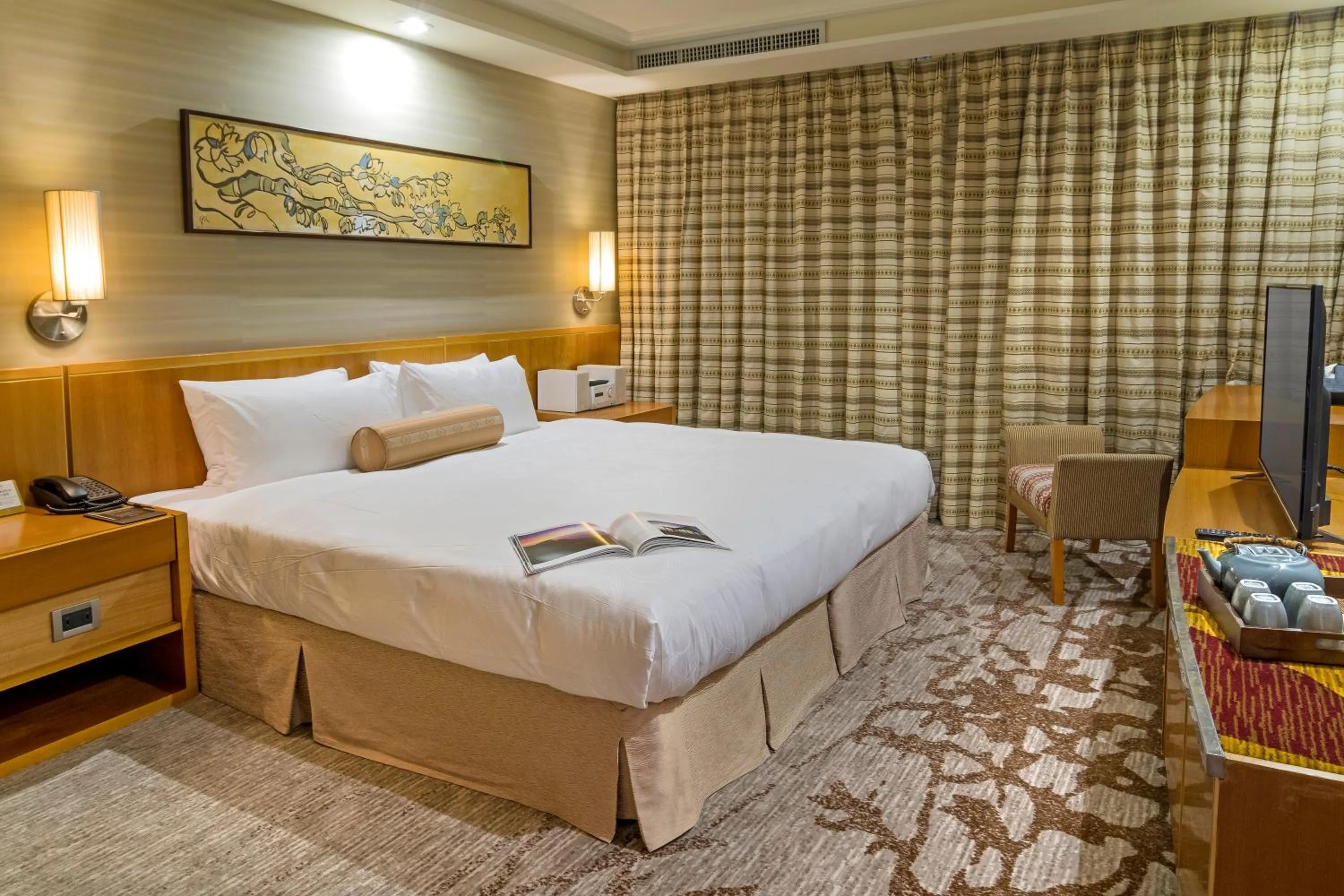 Bed in Nice Prince Hotel