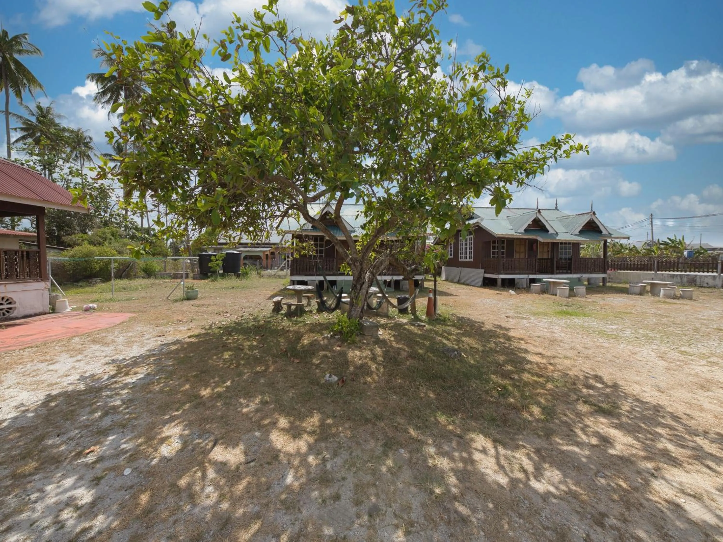 Facade/entrance in Hotel O Teratak Samuderakita, Chalet & Guesthouse