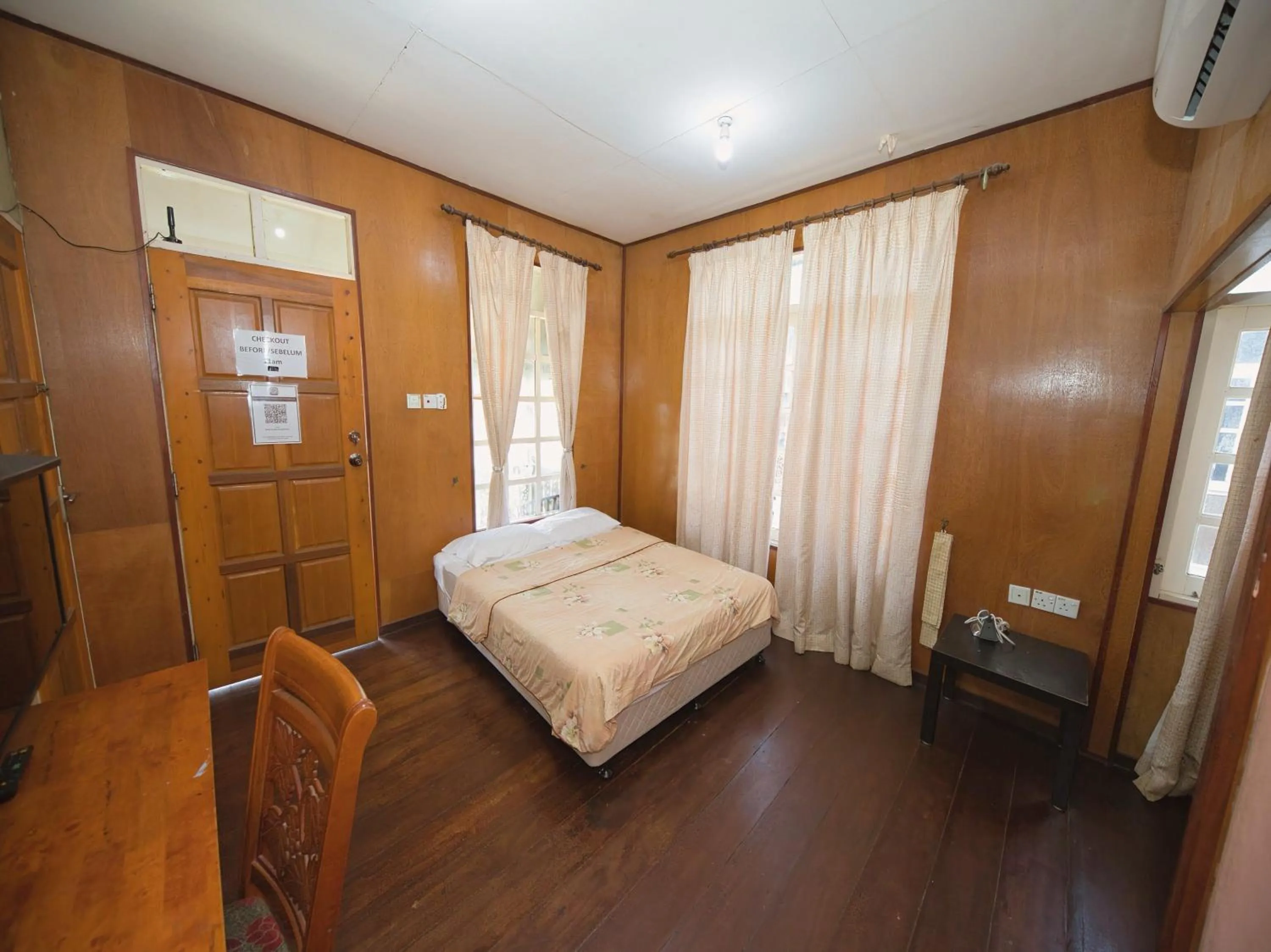 Bedroom, Bed in Hotel O Teratak Samuderakita, Chalet & Guesthouse