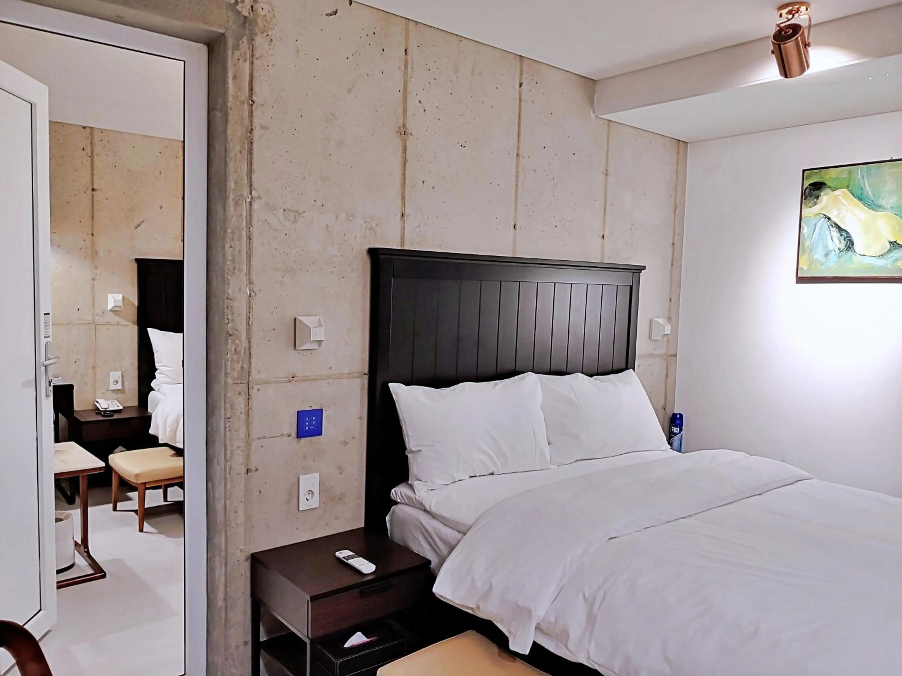 Photo of the whole room, Bed in Hotel Stay Interview Jeju
