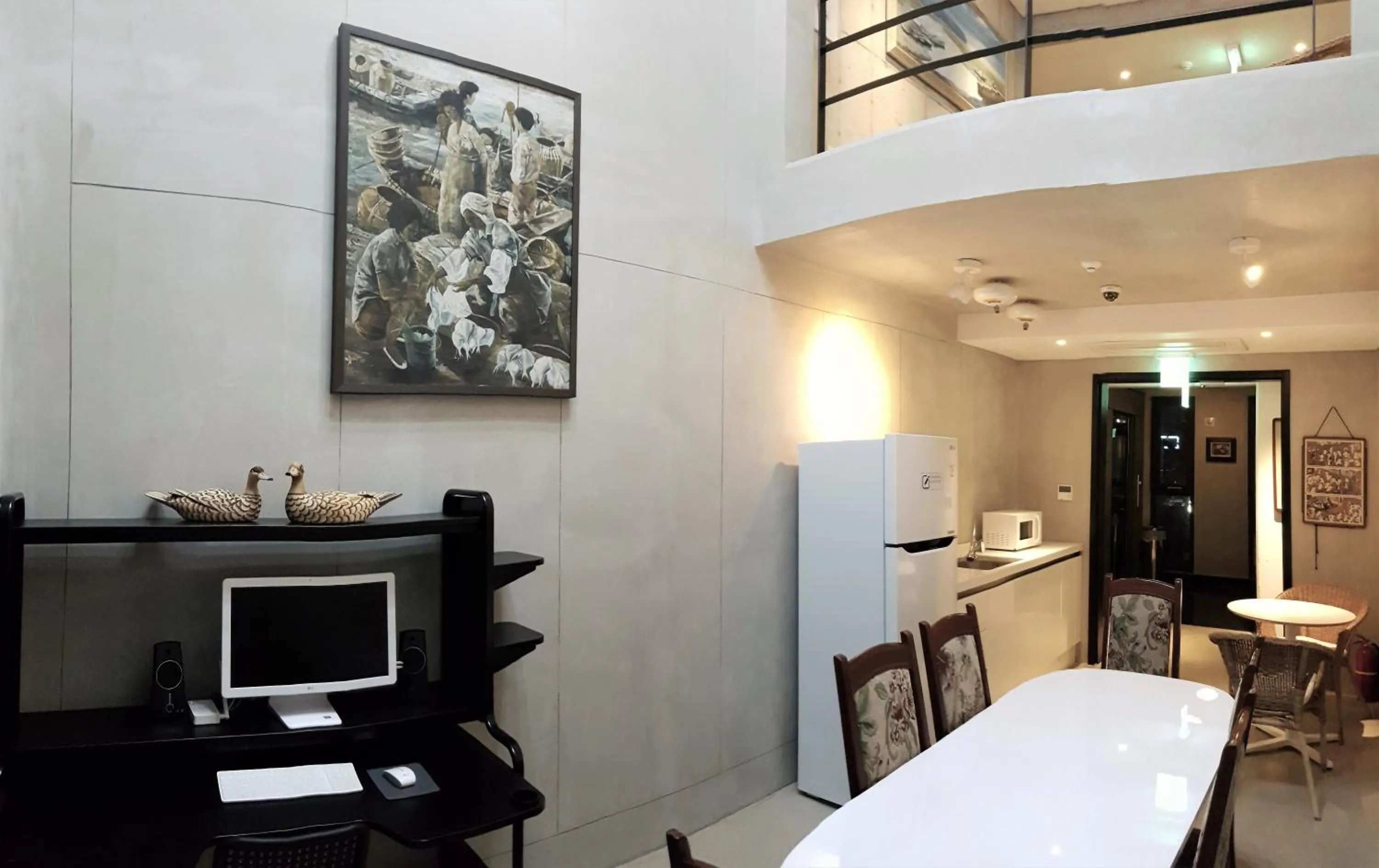 Communal lounge/ TV room in Hotel Stay Interview Jeju