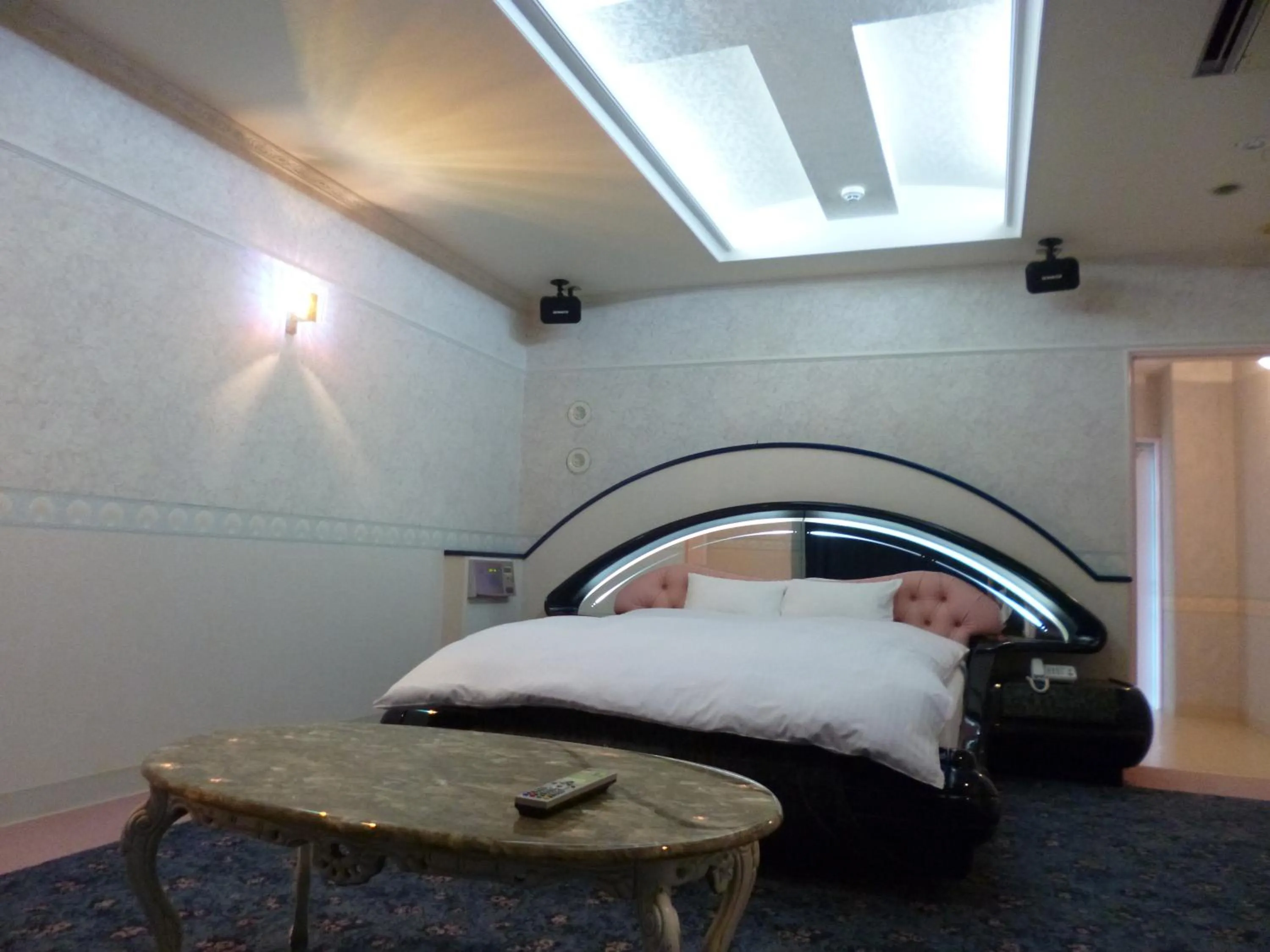 Bed in Hotel Sha La La