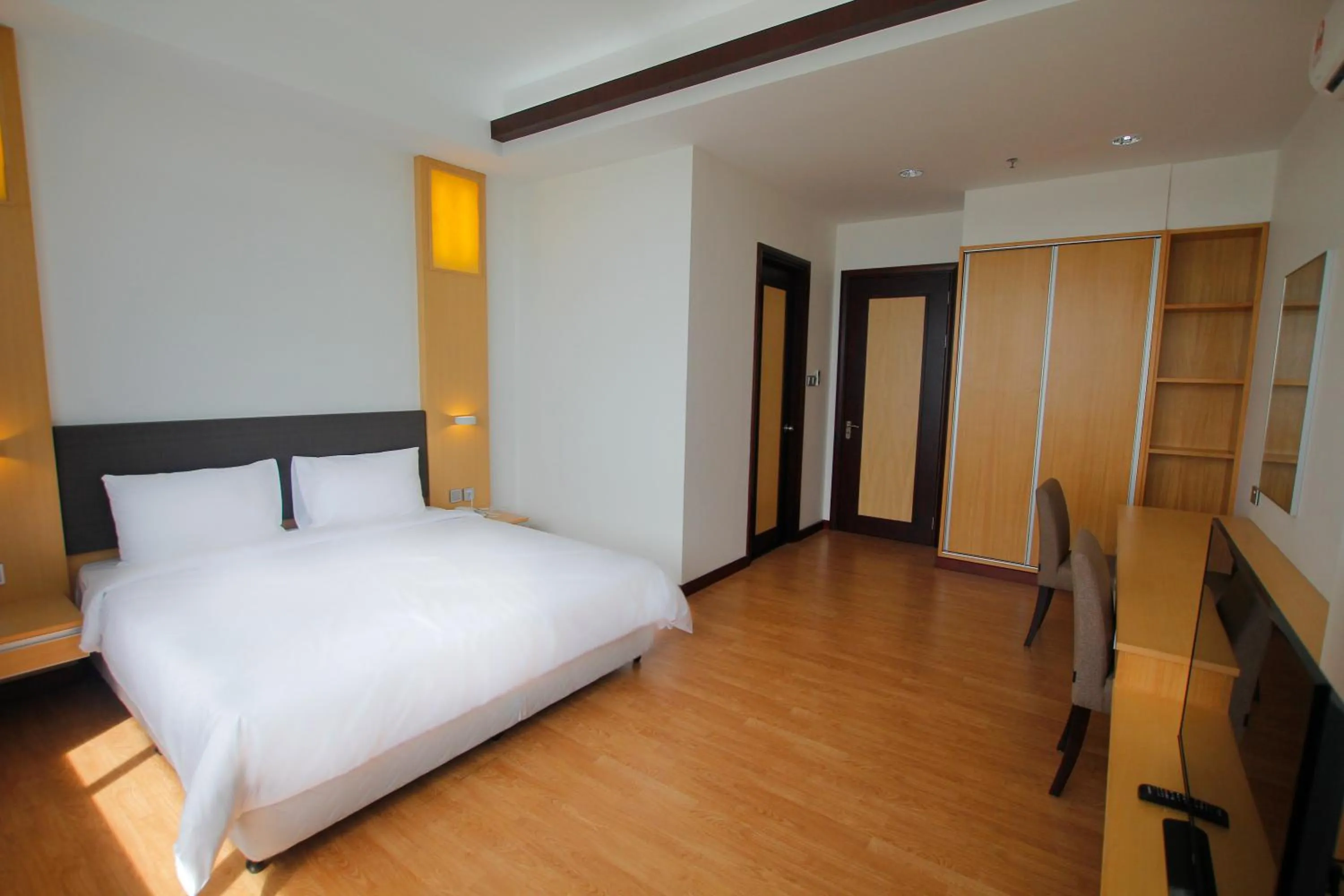 TV and multimedia, Bed in Bay Resort by Imperial Suites Miri , Diamond Tower
