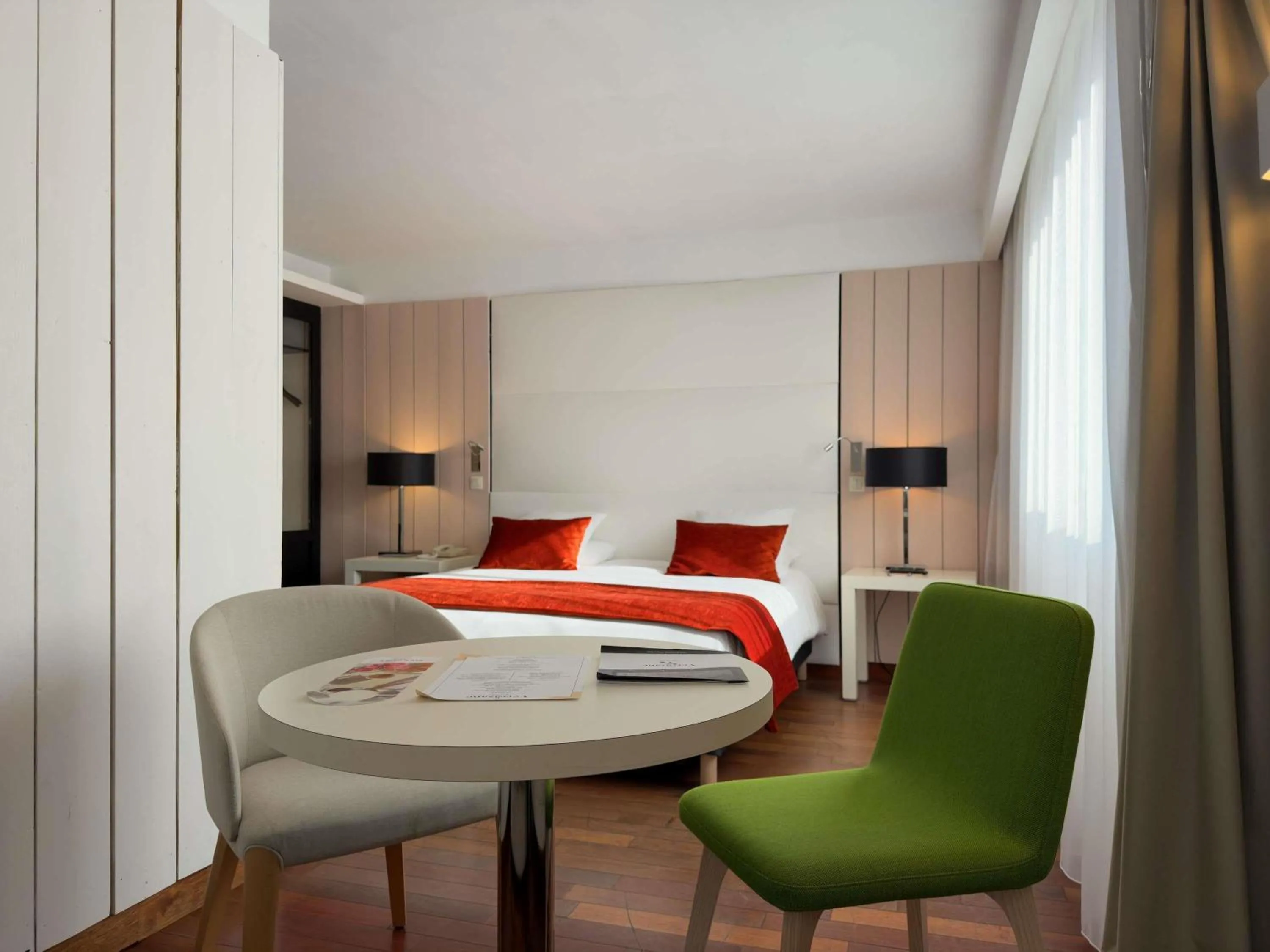 Bedroom, Bed in Mercure Dieppe La Présidence