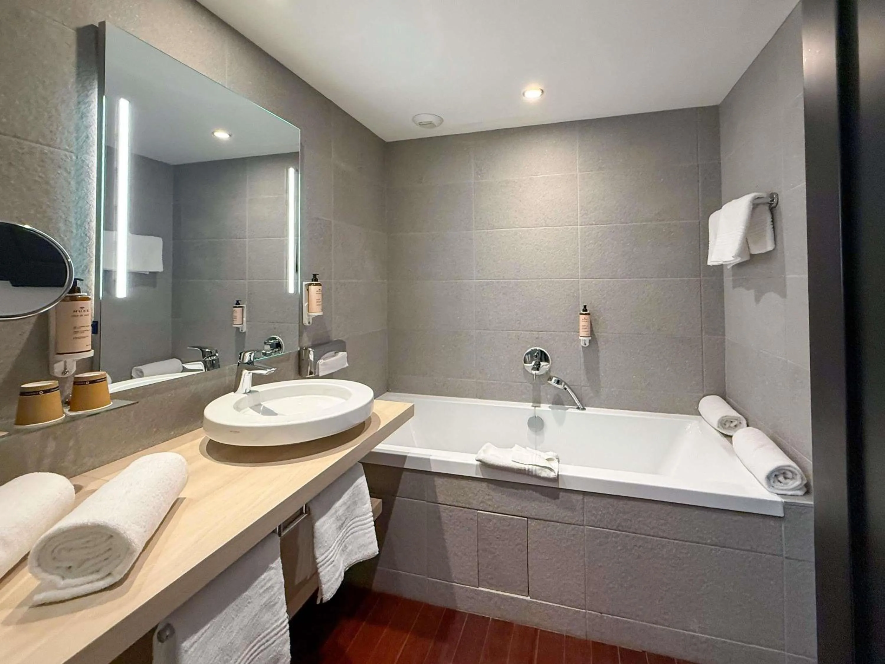 Bedroom in Mercure Dieppe La Présidence