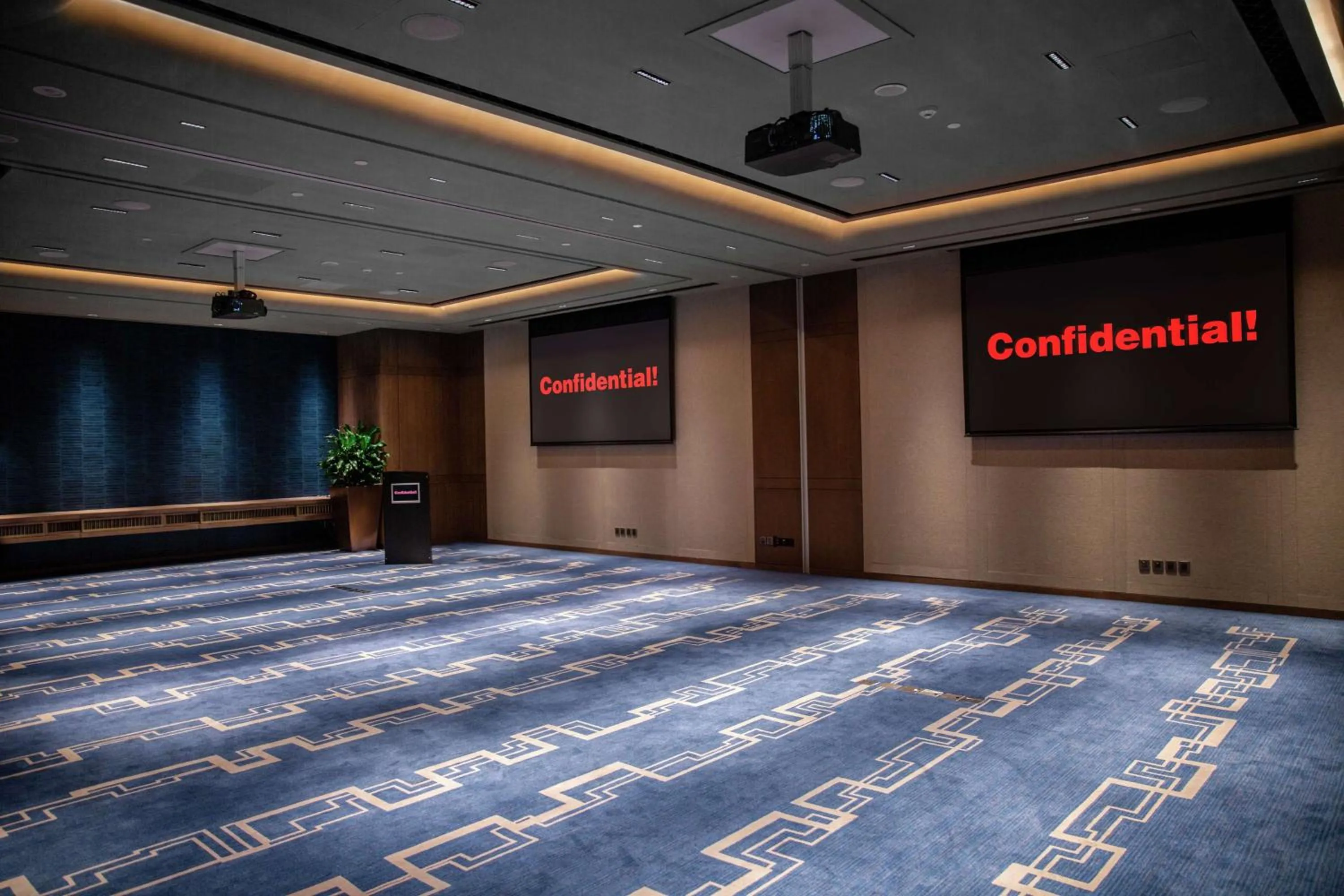Meeting/conference room, Bed in Conrad Guangzhou