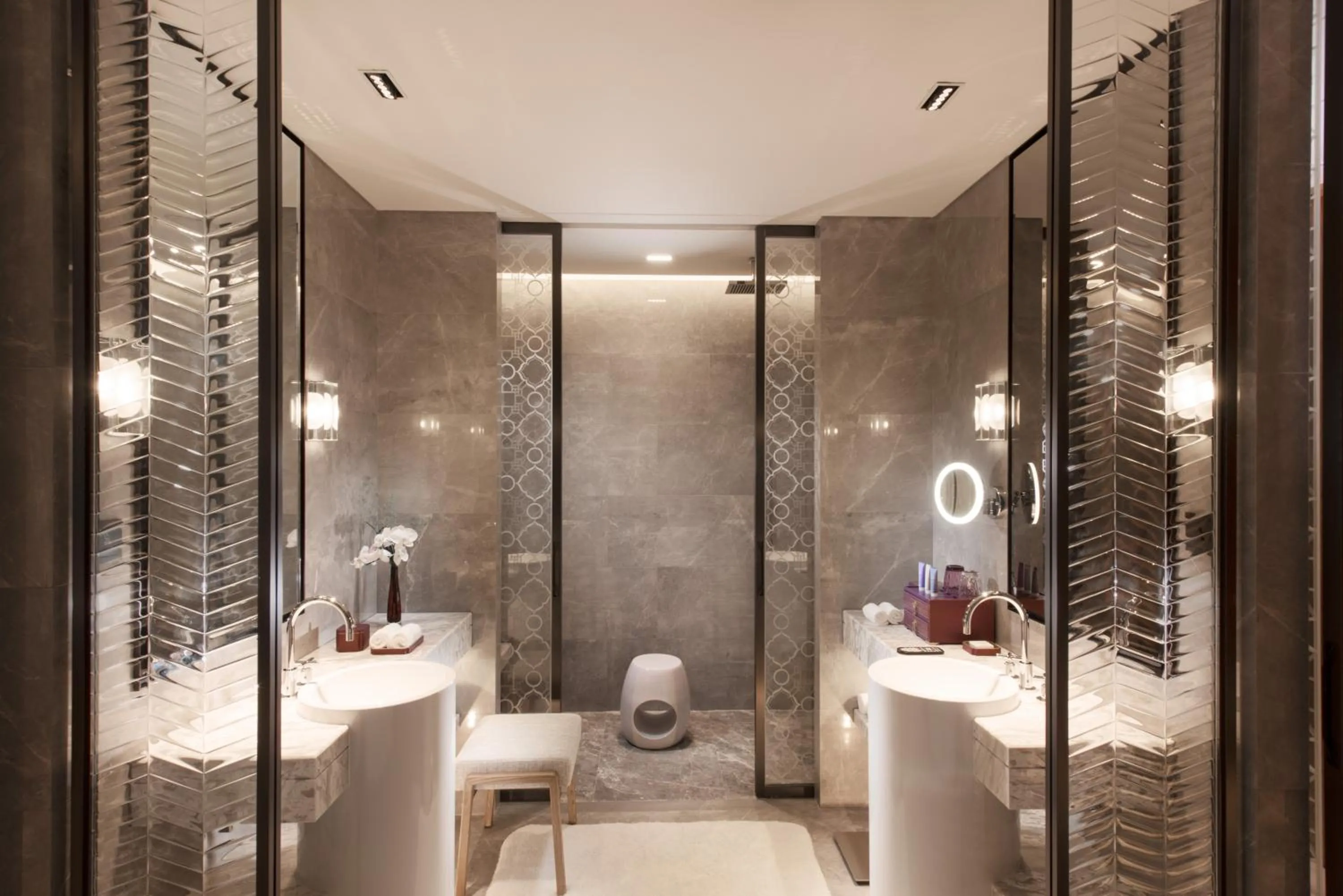 Shower in Conrad Guangzhou