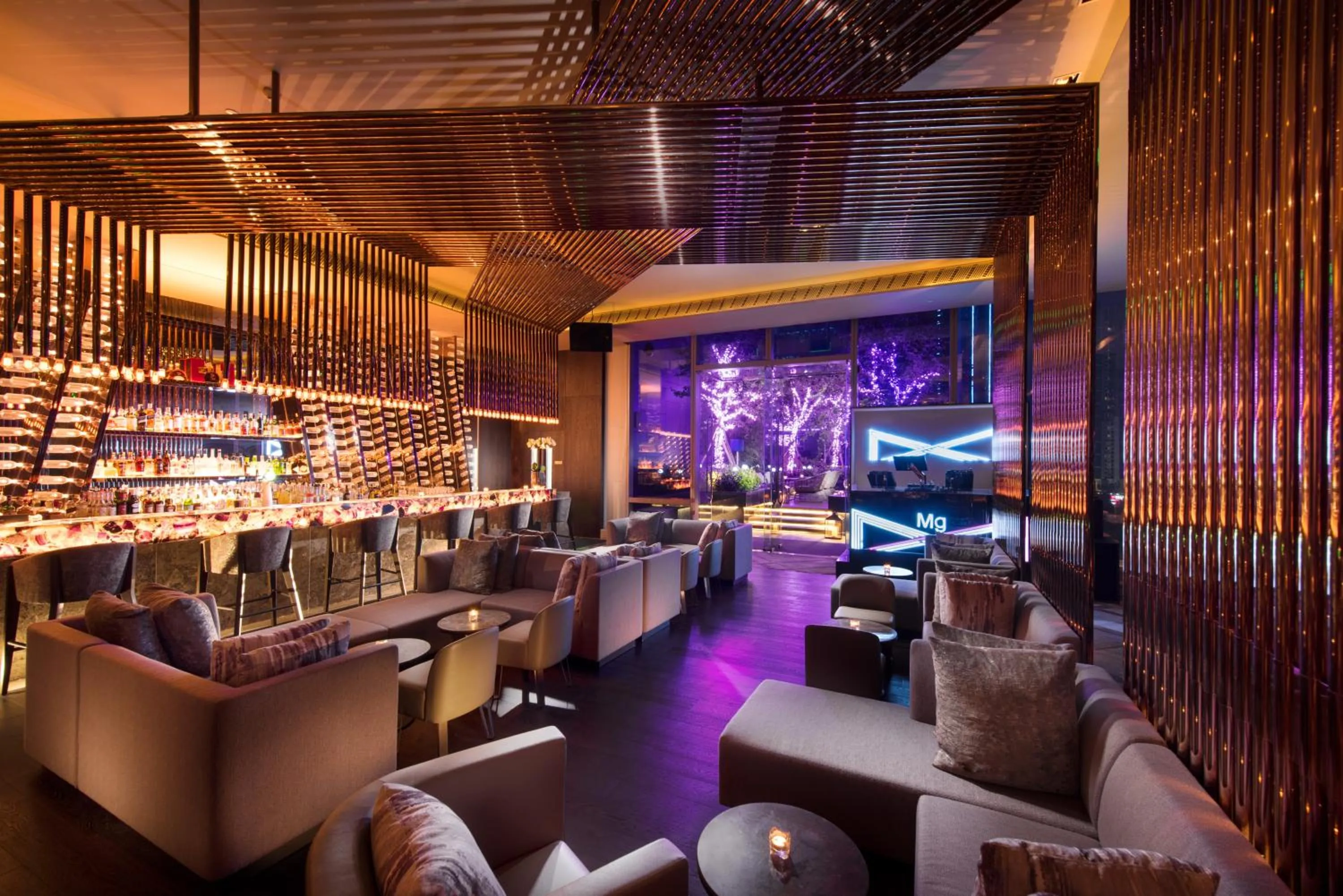 Lounge or bar in Conrad Guangzhou