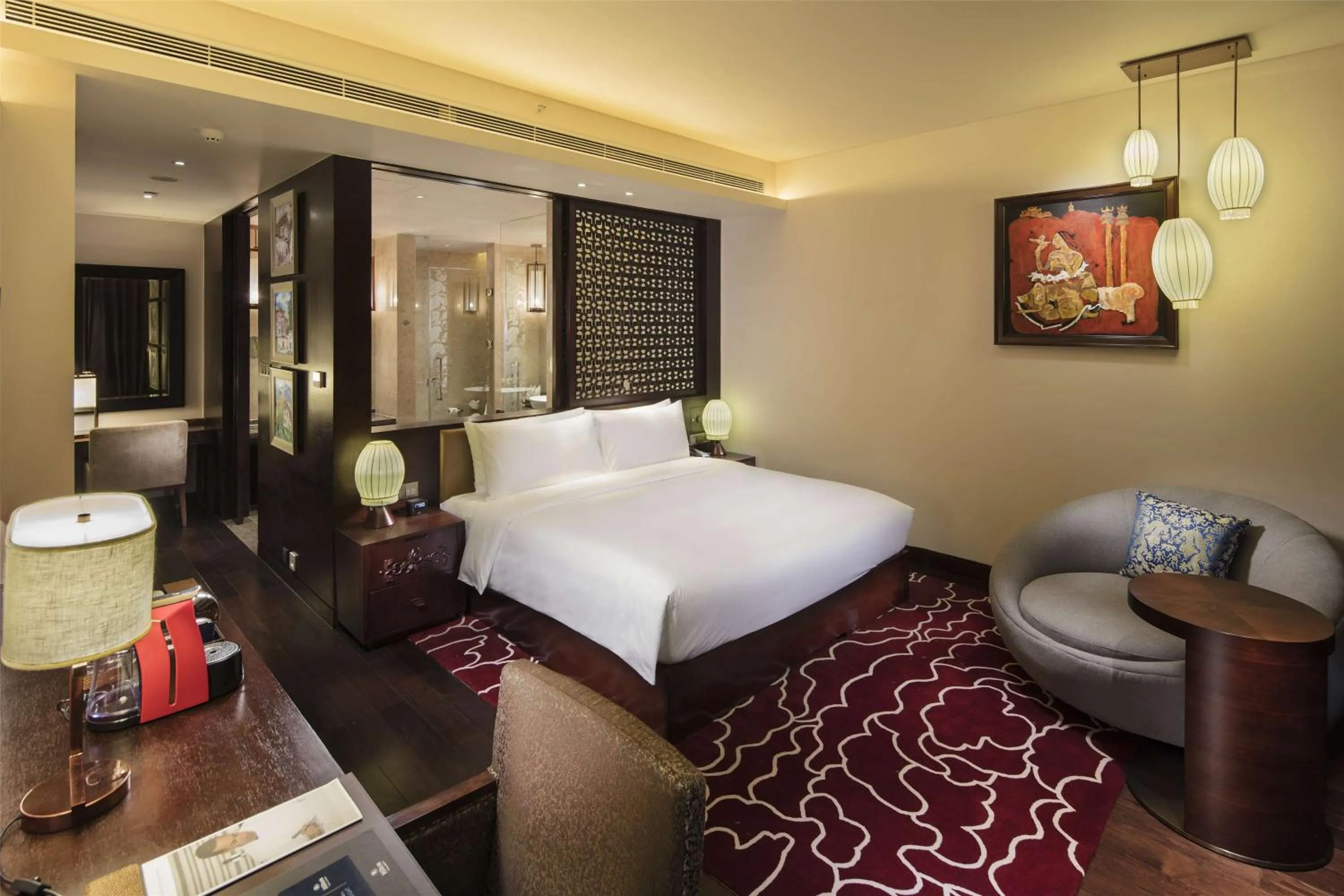 Bedroom, Bed in Hilton Linzhi Resort