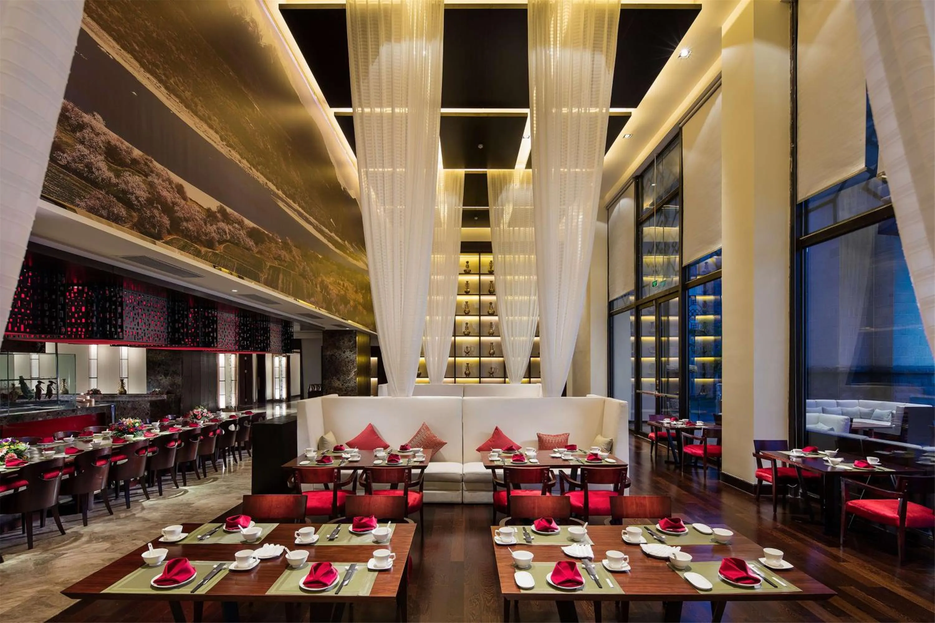 Restaurant/places to eat in Hilton Linzhi Resort
