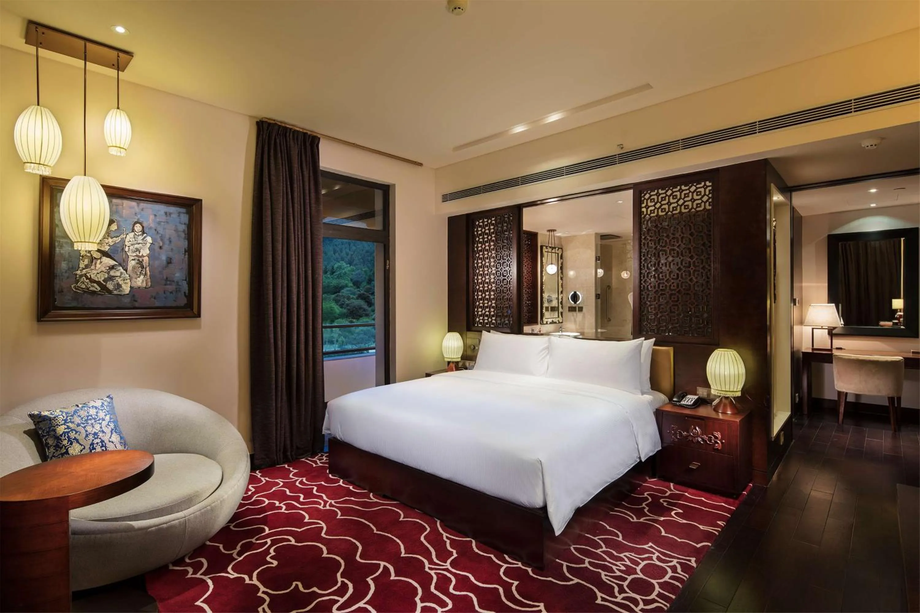 Bedroom, Bed in Hilton Linzhi Resort