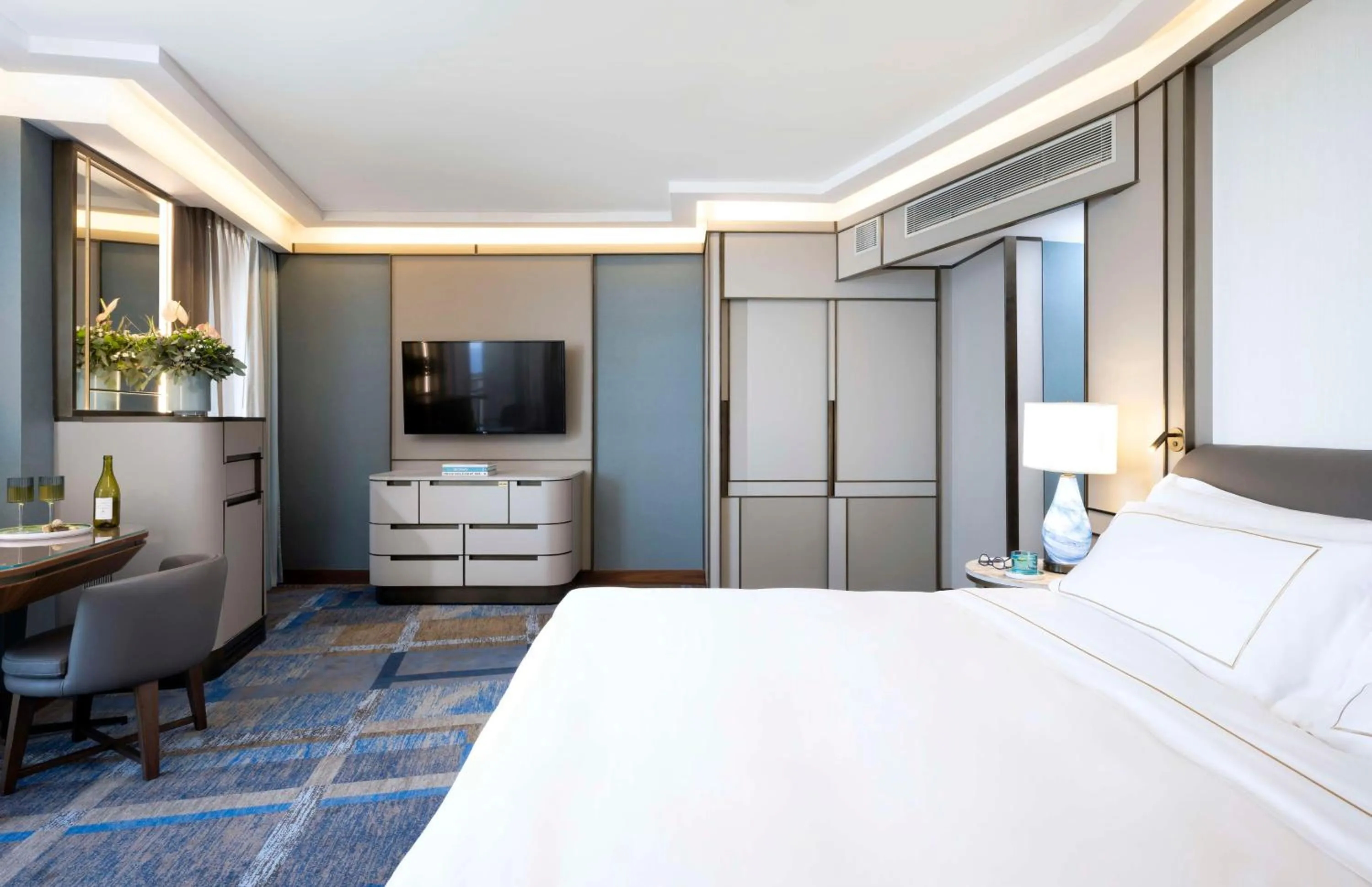 Bed in The Vista At Hilton Tel Aviv