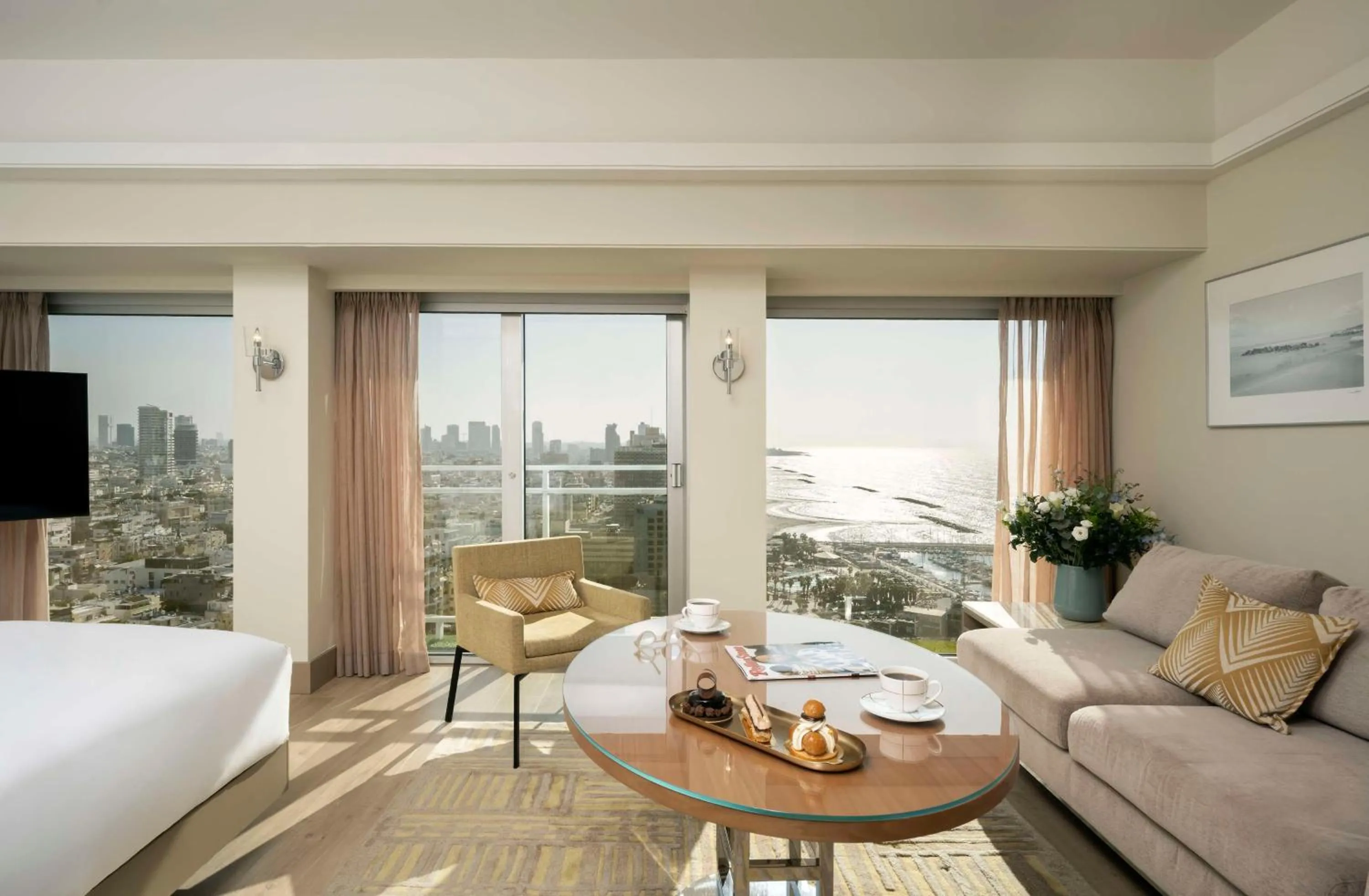 Living room, Bed in The Vista At Hilton Tel Aviv