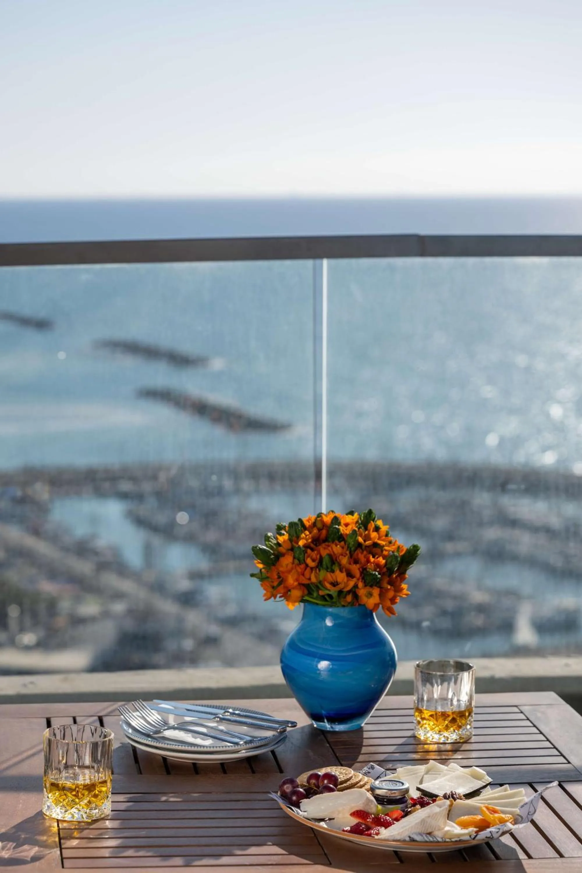 Dining area in The Vista At Hilton Tel Aviv