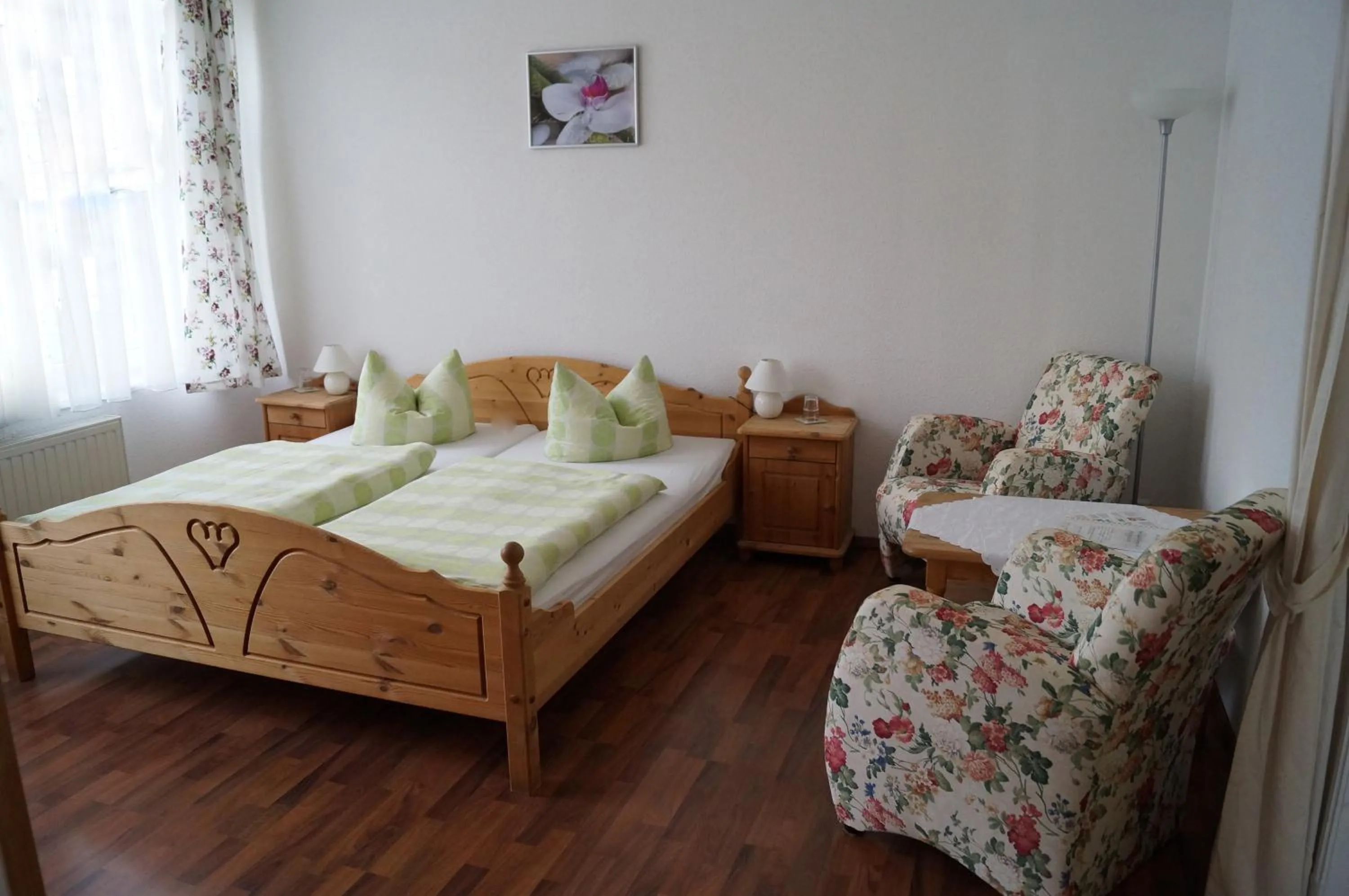 Photo of the whole room, Bed in Hotel Am Kurpark