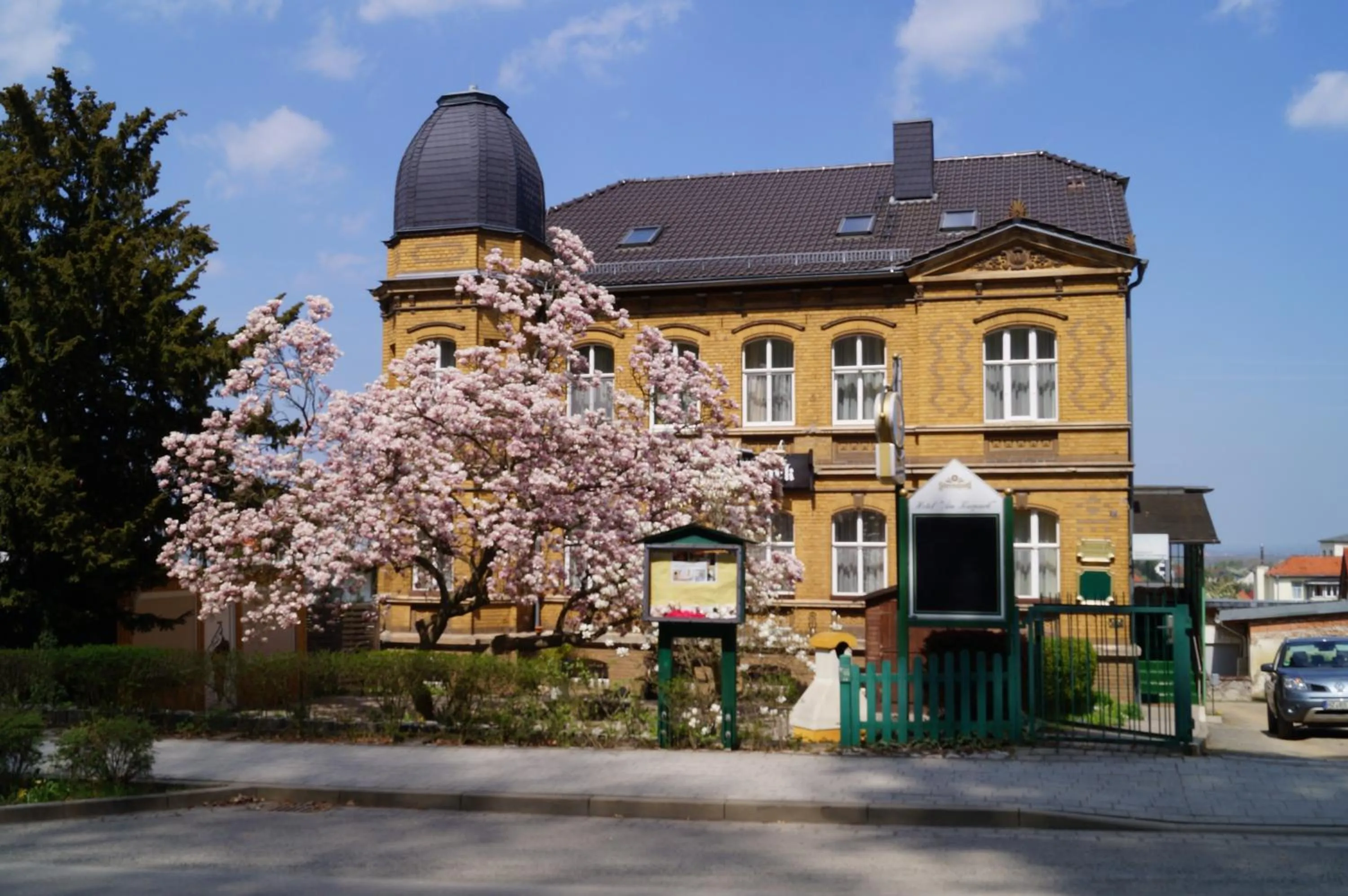 Property building in Hotel Am Kurpark