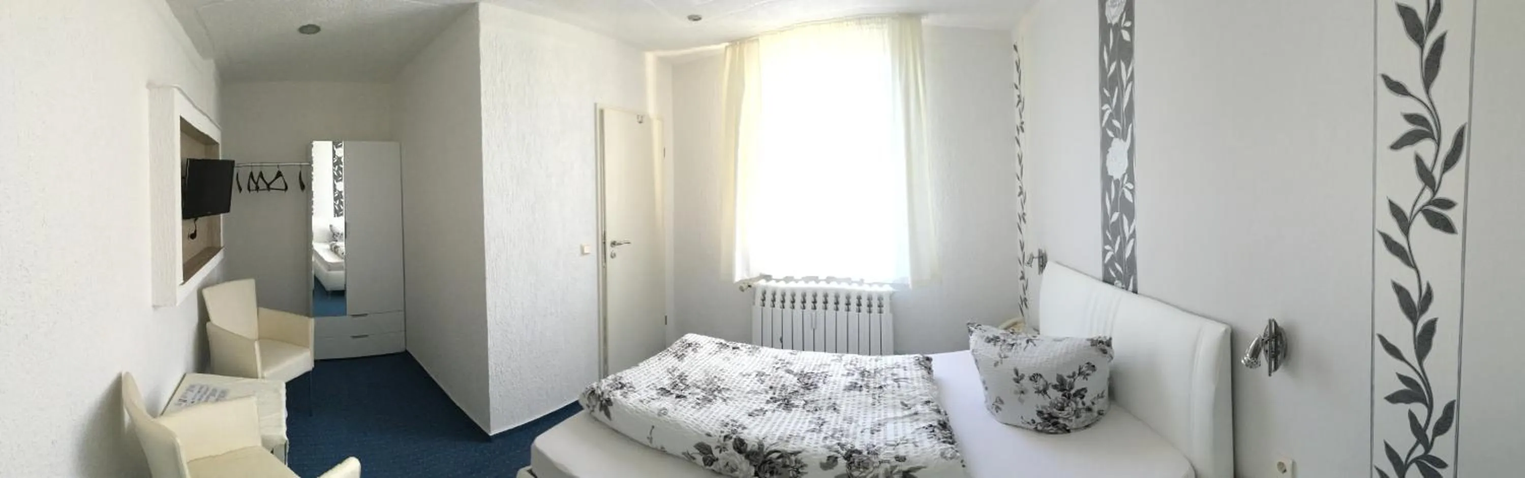 Photo of the whole room, Bed in Hotel Am Kurpark