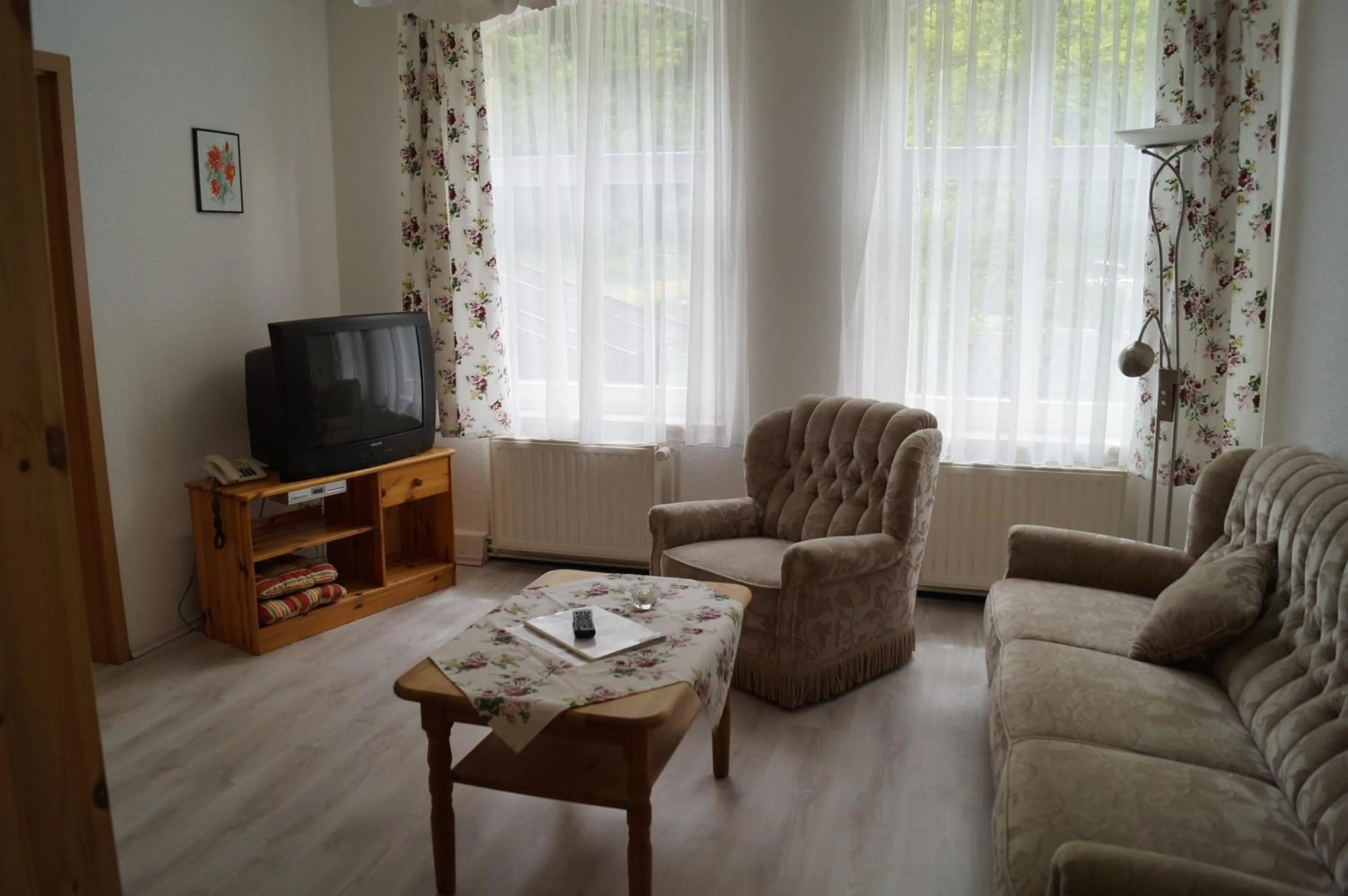 Photo of the whole room in Hotel Am Kurpark