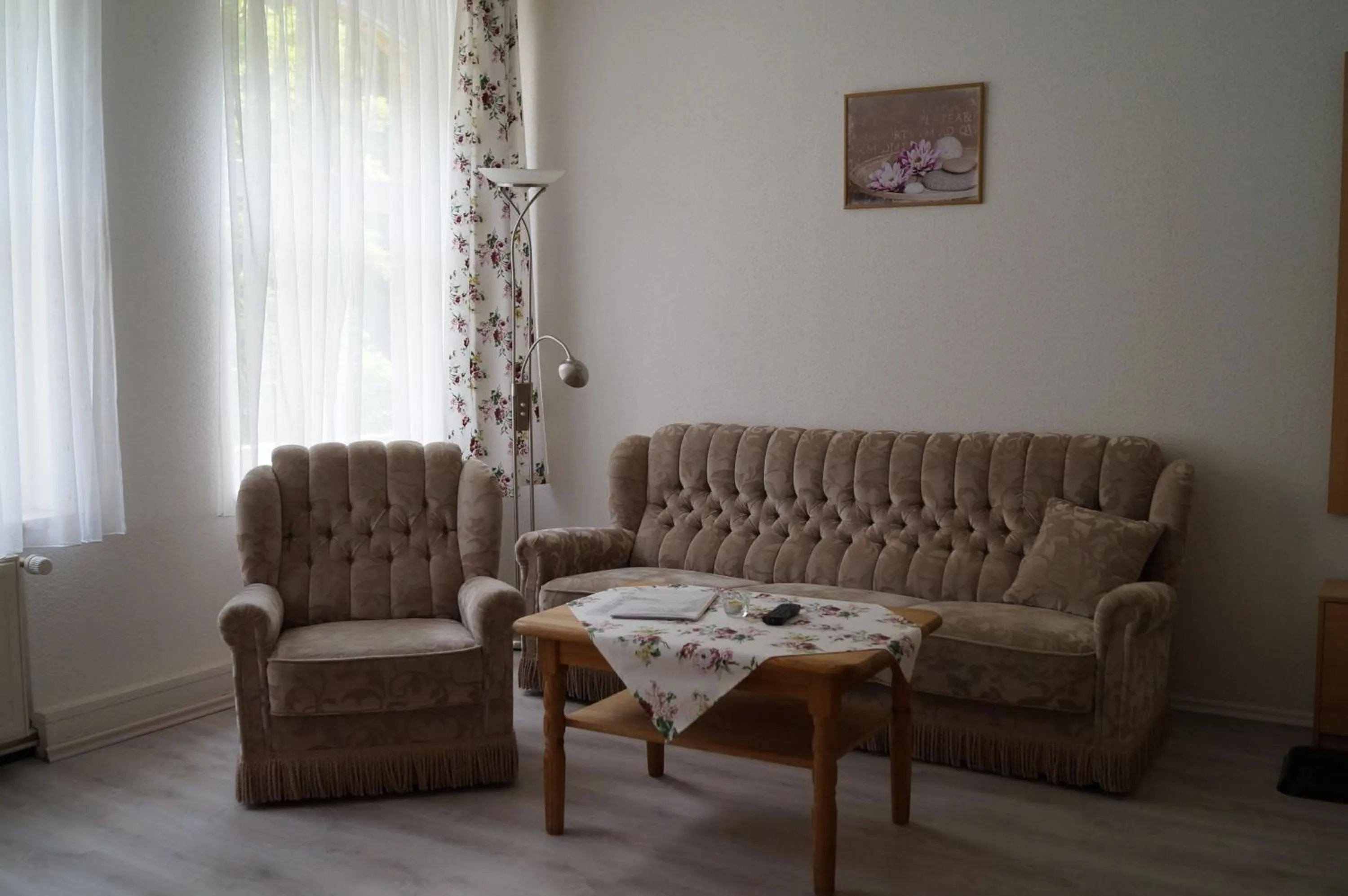 Photo of the whole room in Hotel Am Kurpark