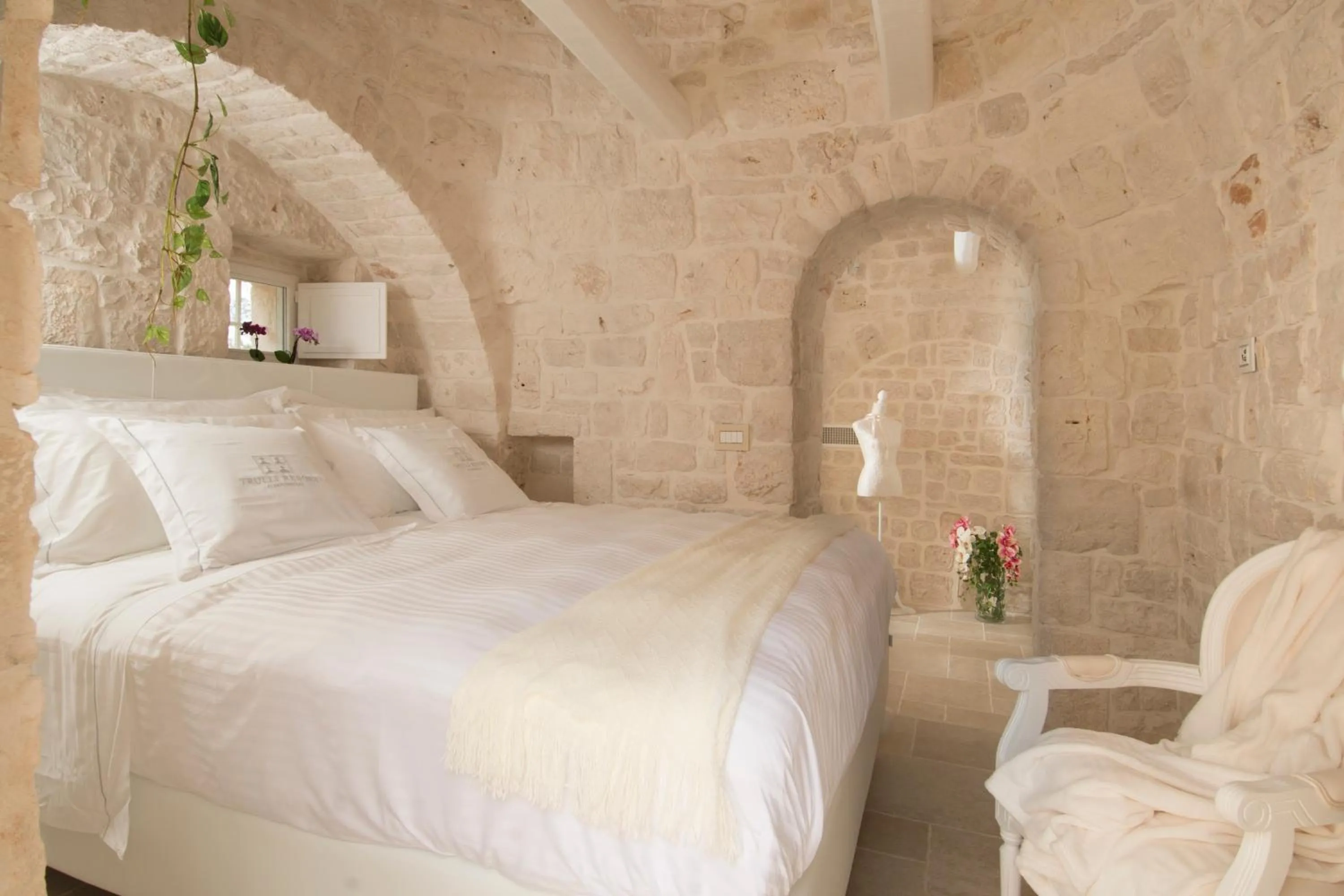 Decorative detail, Bed in Trulli Resort